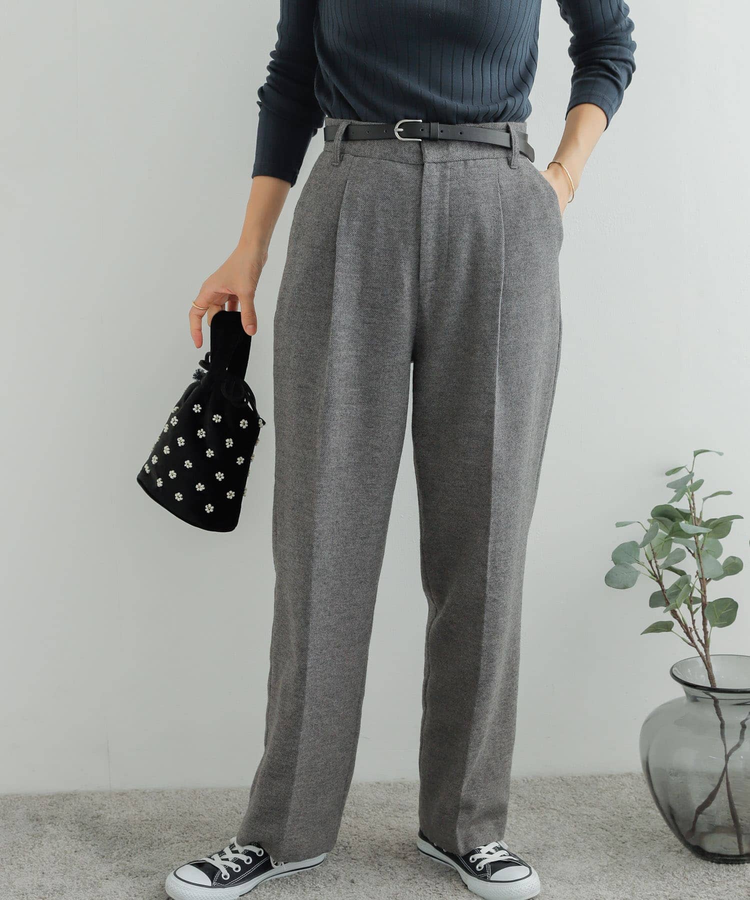 GRAY