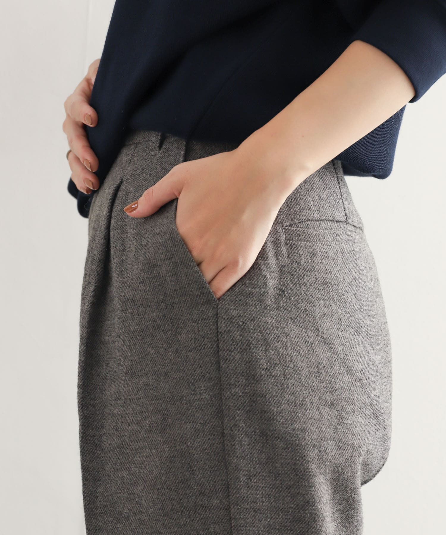 GRAY