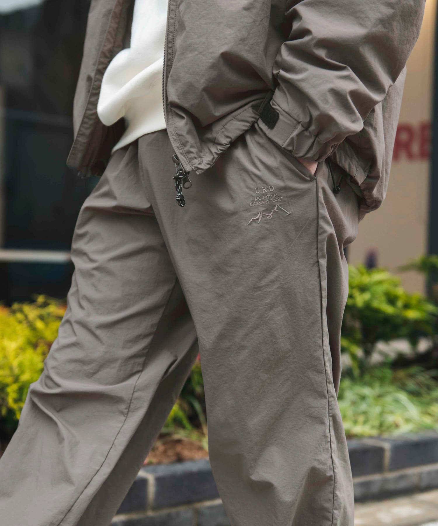 TAUPE
