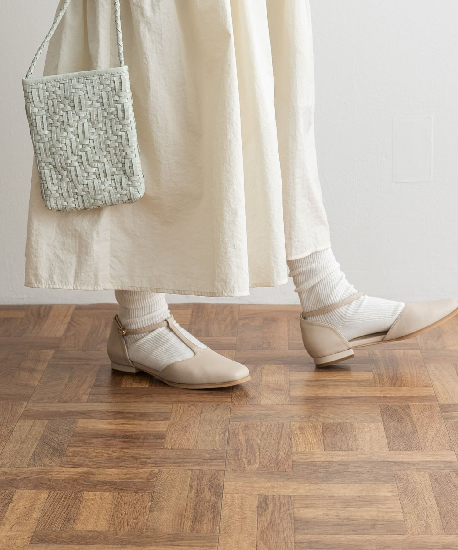 Tストラップパンプス