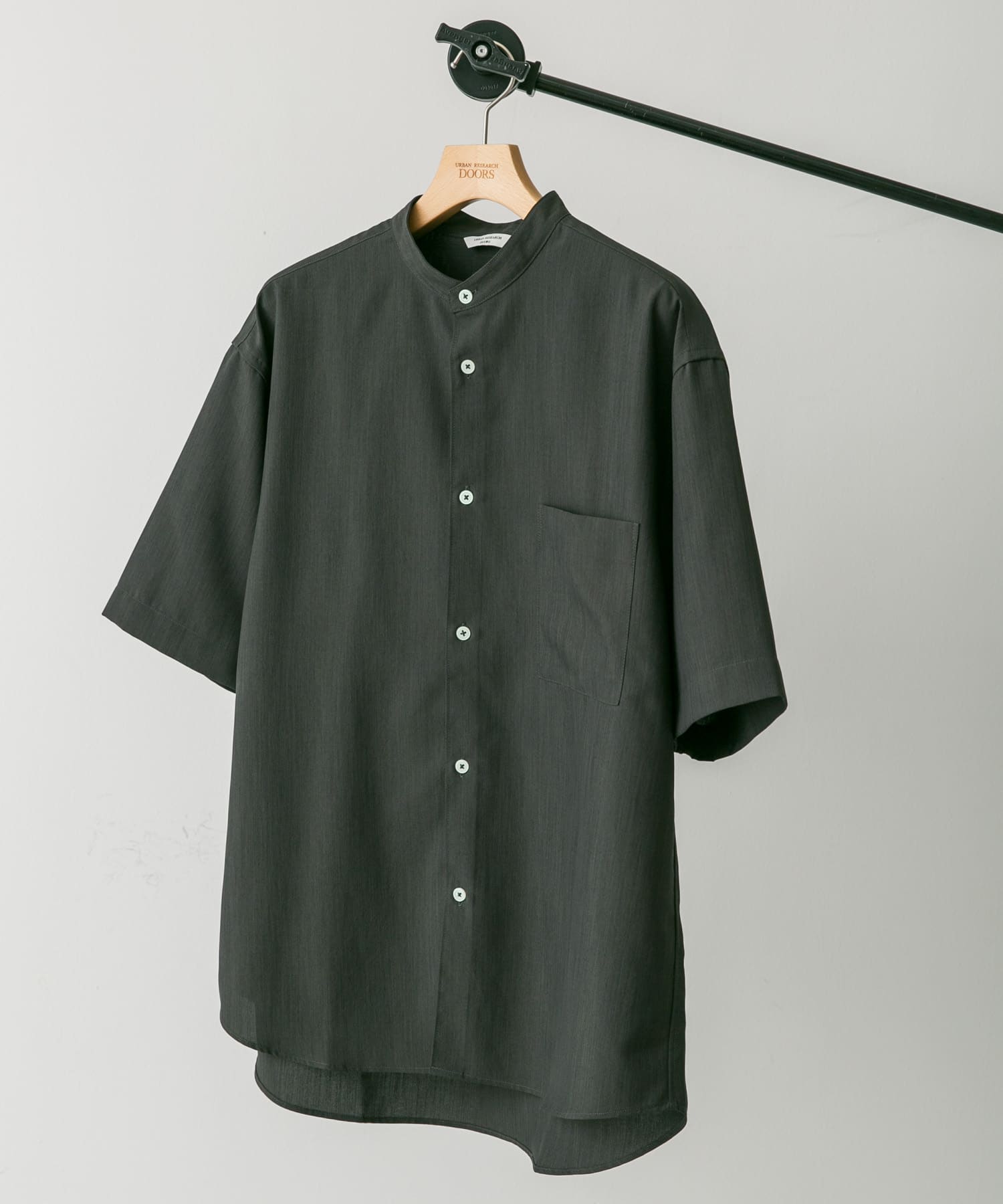 『XLサイズ/WEB限定』『吸水速乾』セオアルファバンドカラーショートスリーブ シャツ CHARCOAL M