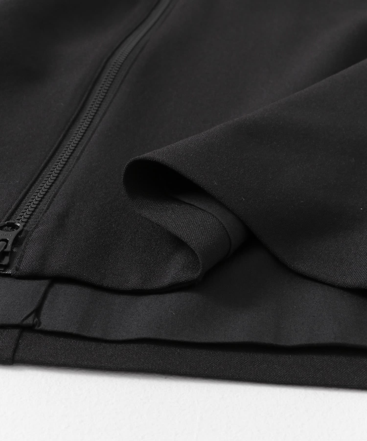 『UR TECH DRYLUXE』フロントZIPベスト BLACK M