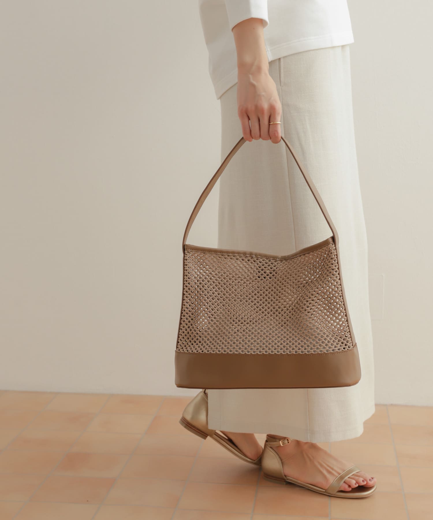 メッシュワンショルダーバッグ BEIGE -