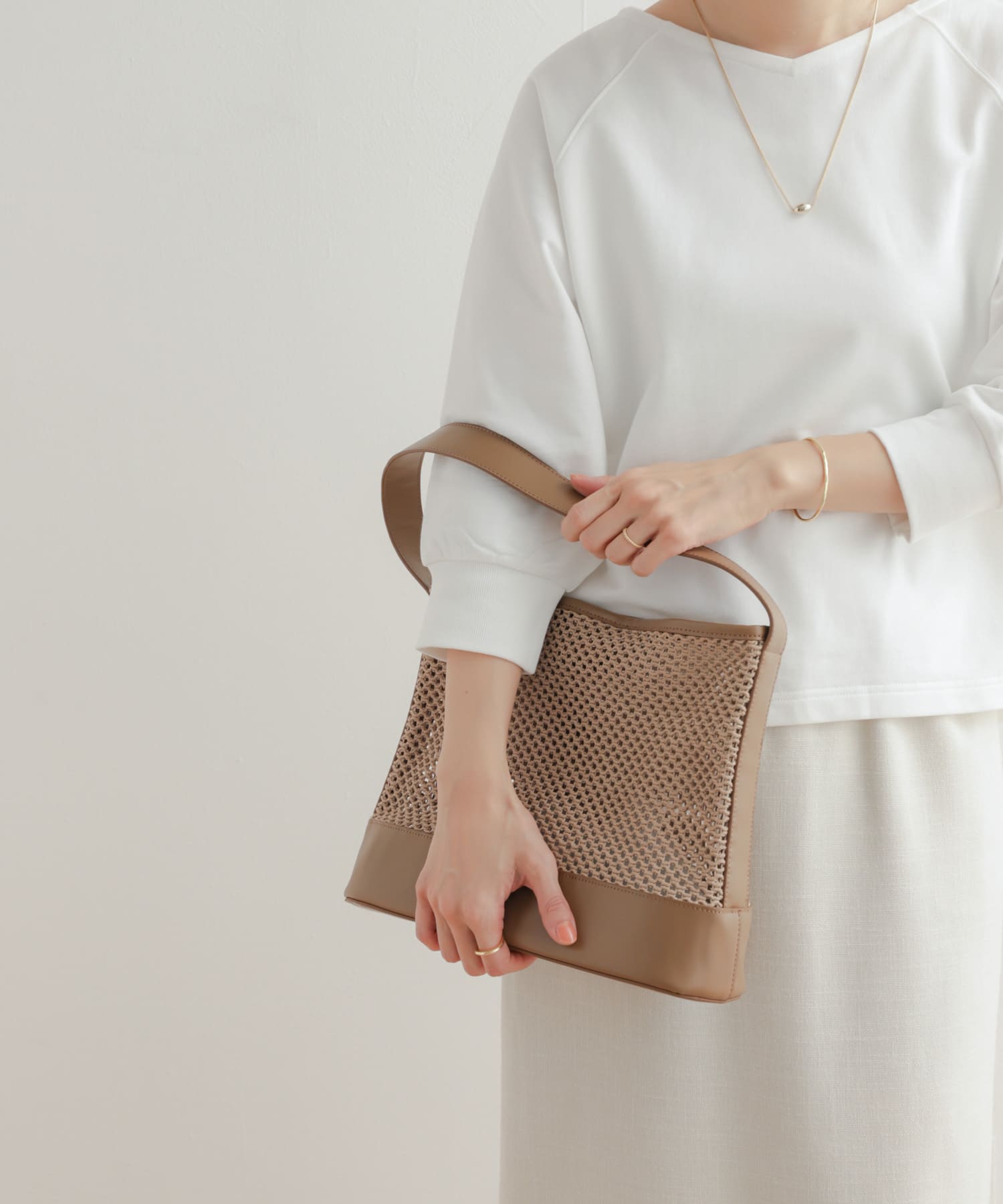 メッシュワンショルダーバッグ BEIGE -