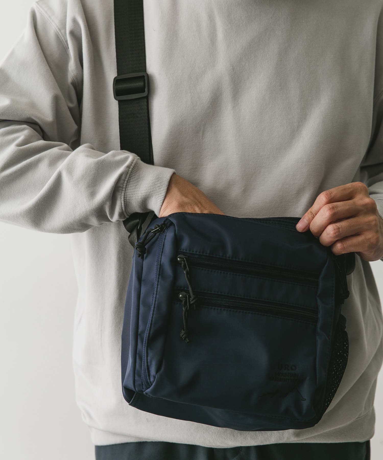 URD マルチポケットショルダーバッグ NAVY -