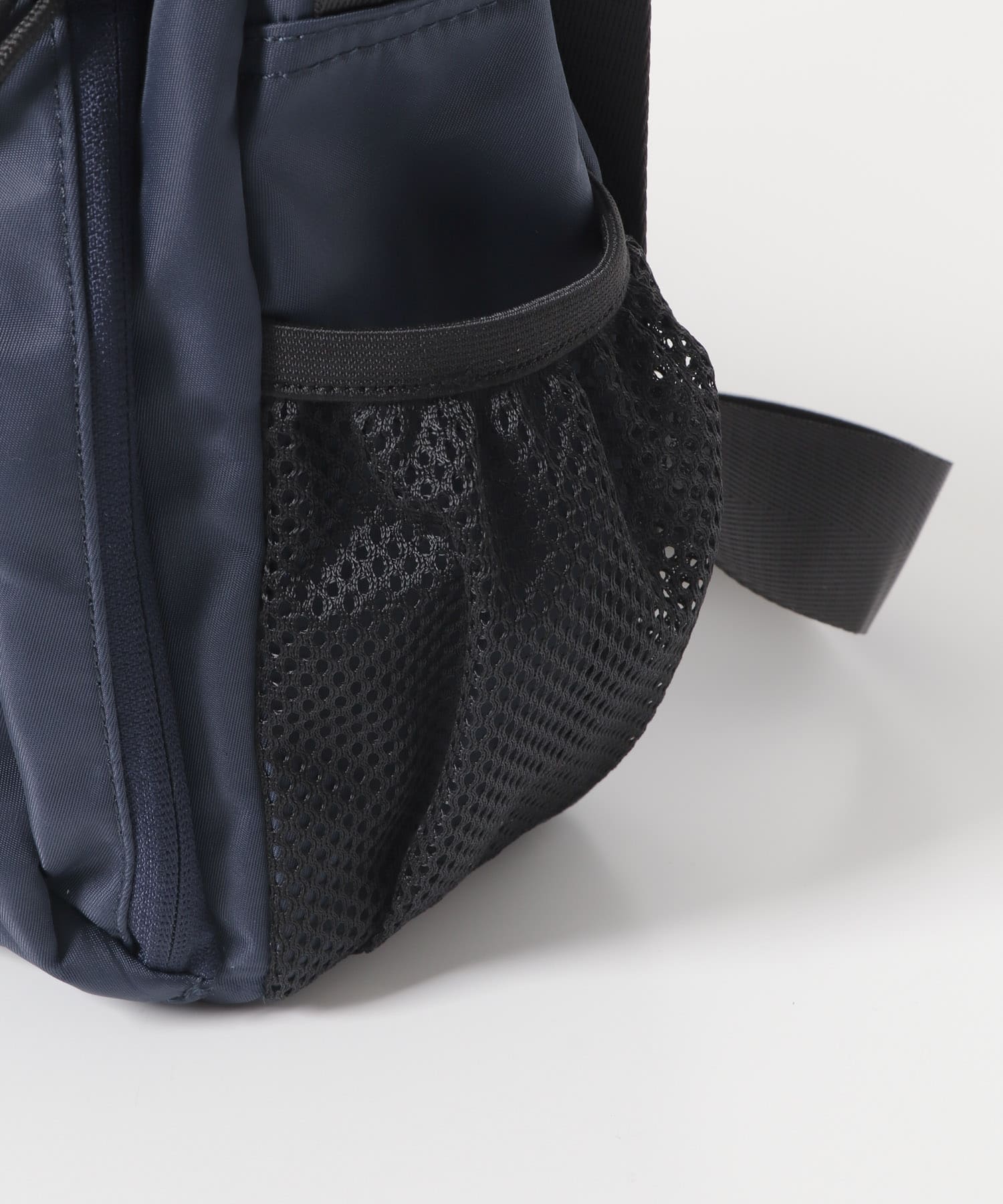 URD マルチポケットショルダーバッグ NAVY -