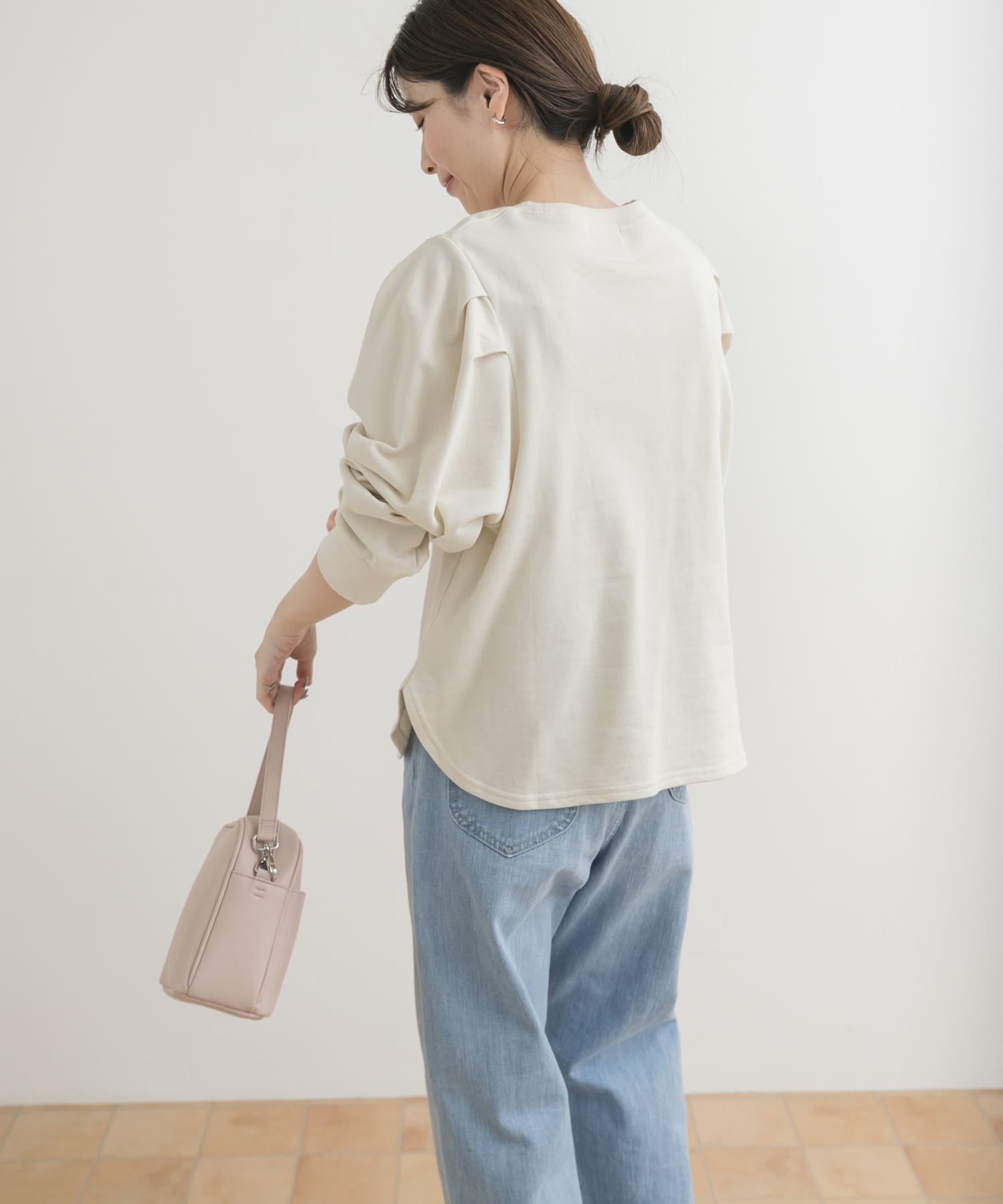L.BEIGE