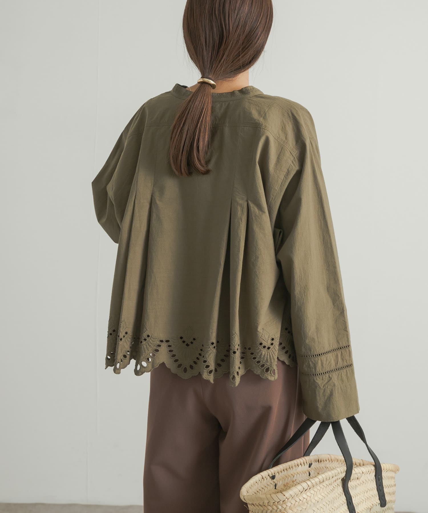KHAKI
