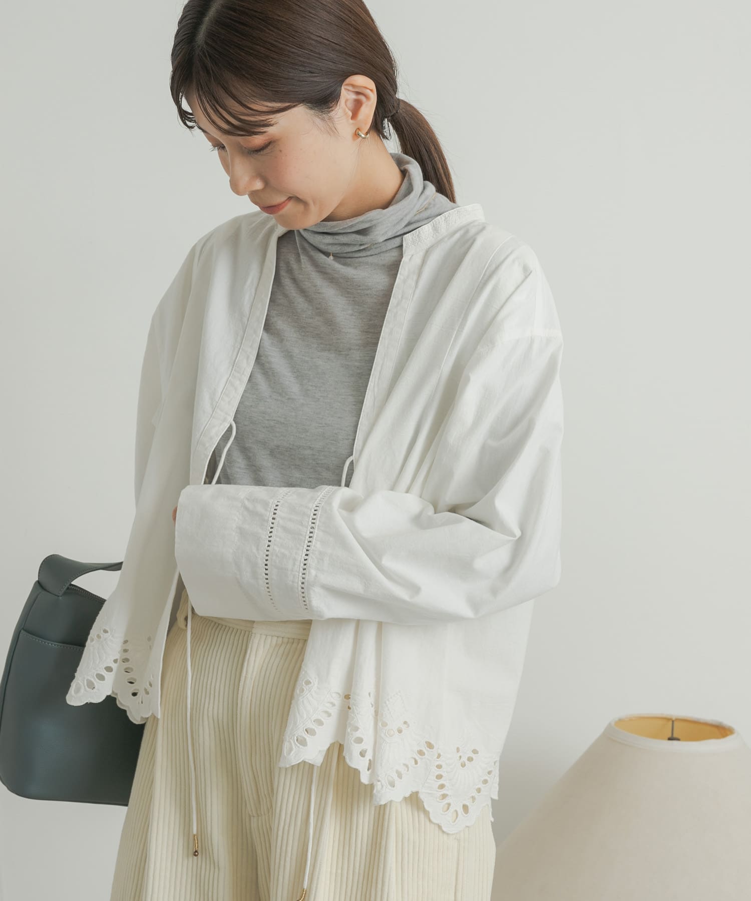 OFF WHITE