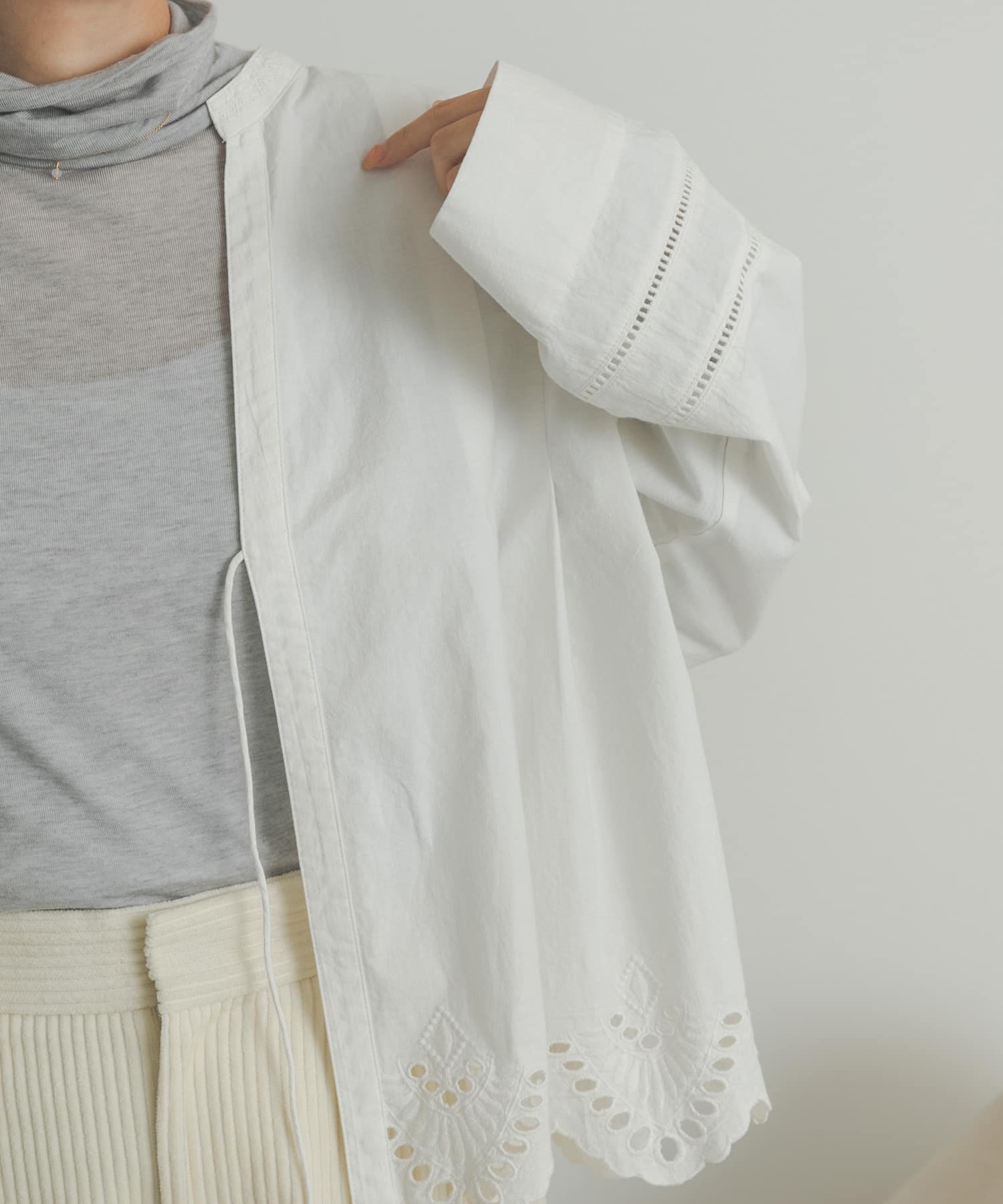 OFF WHITE