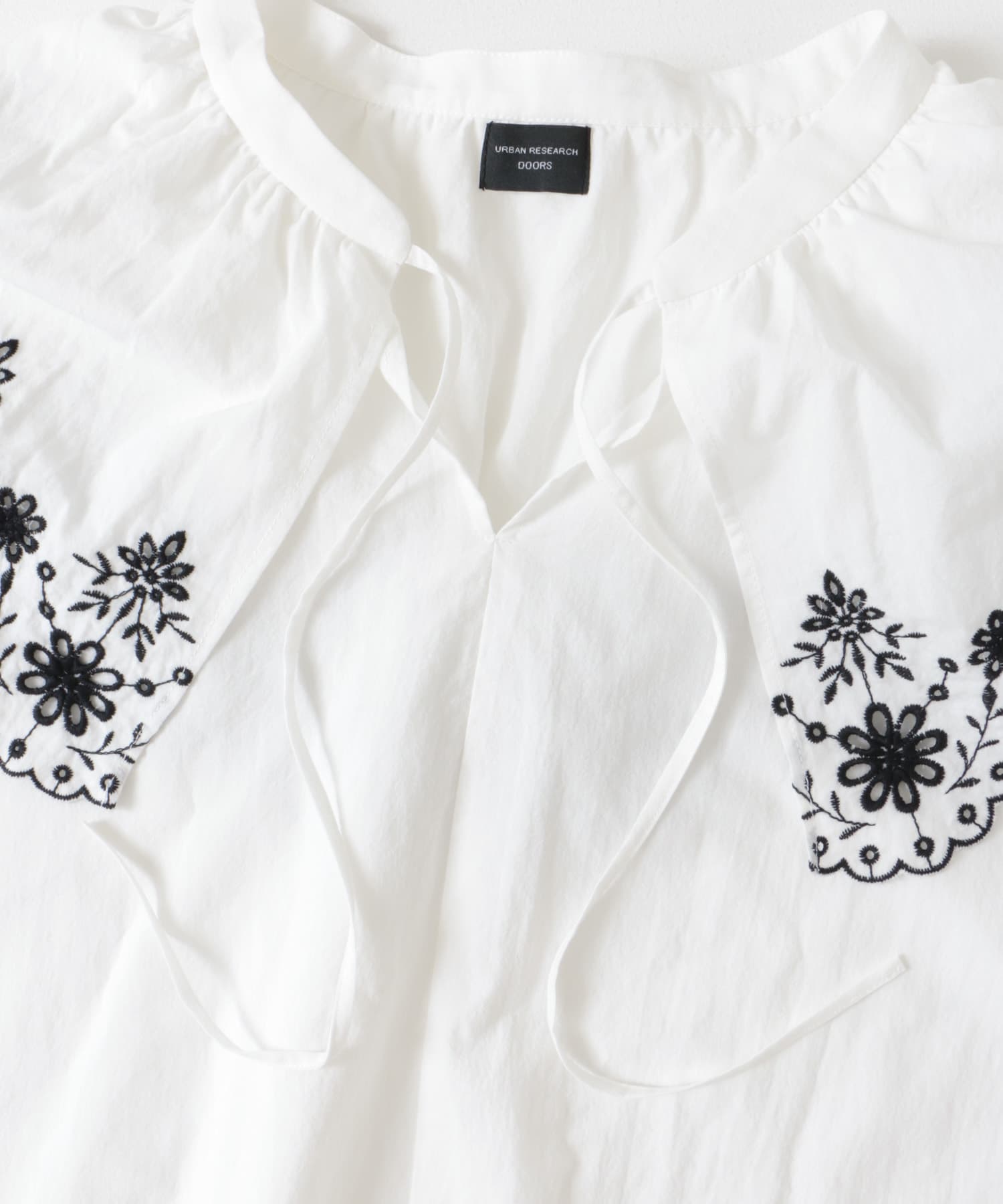 OFF WHITE