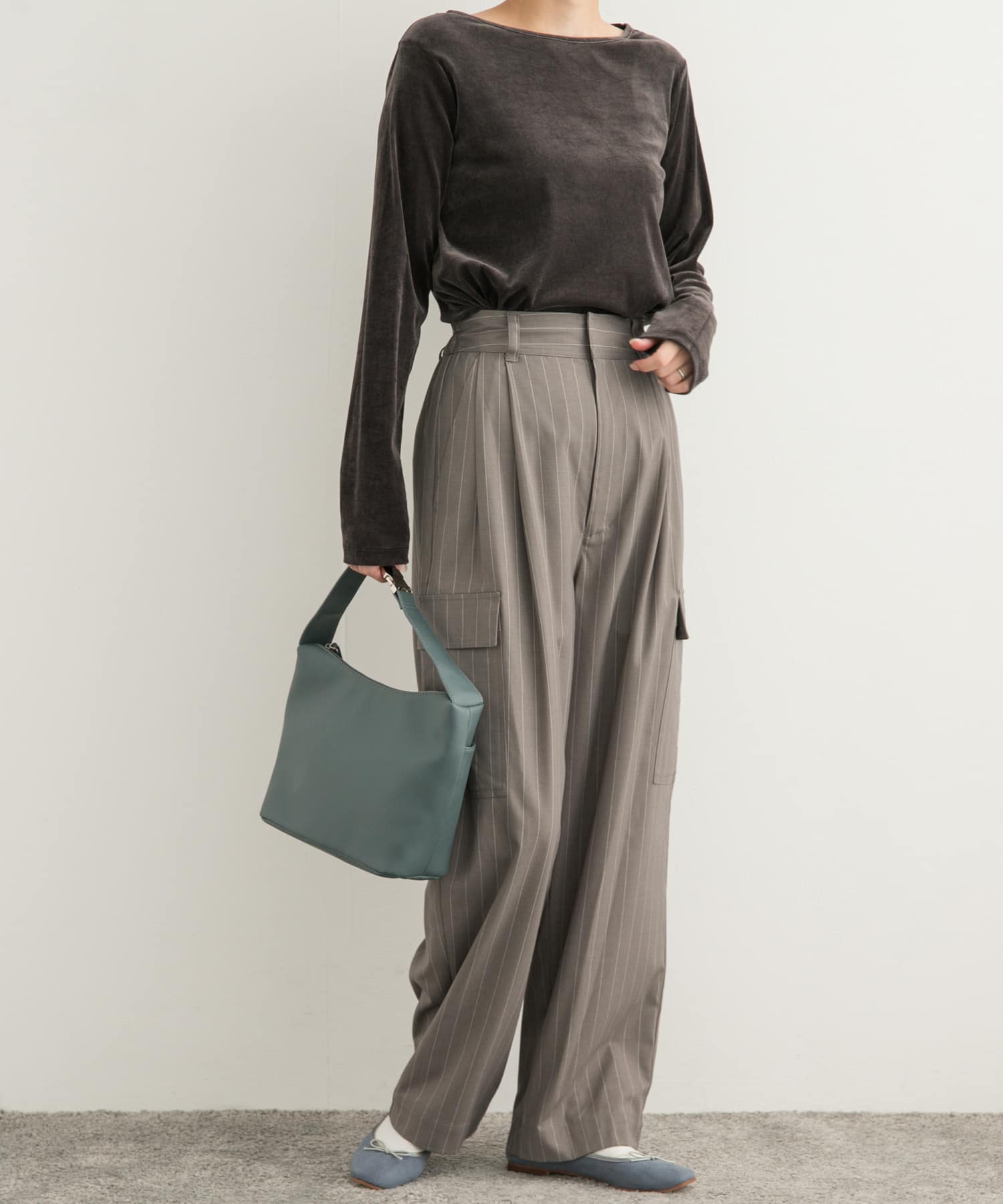 GRAY