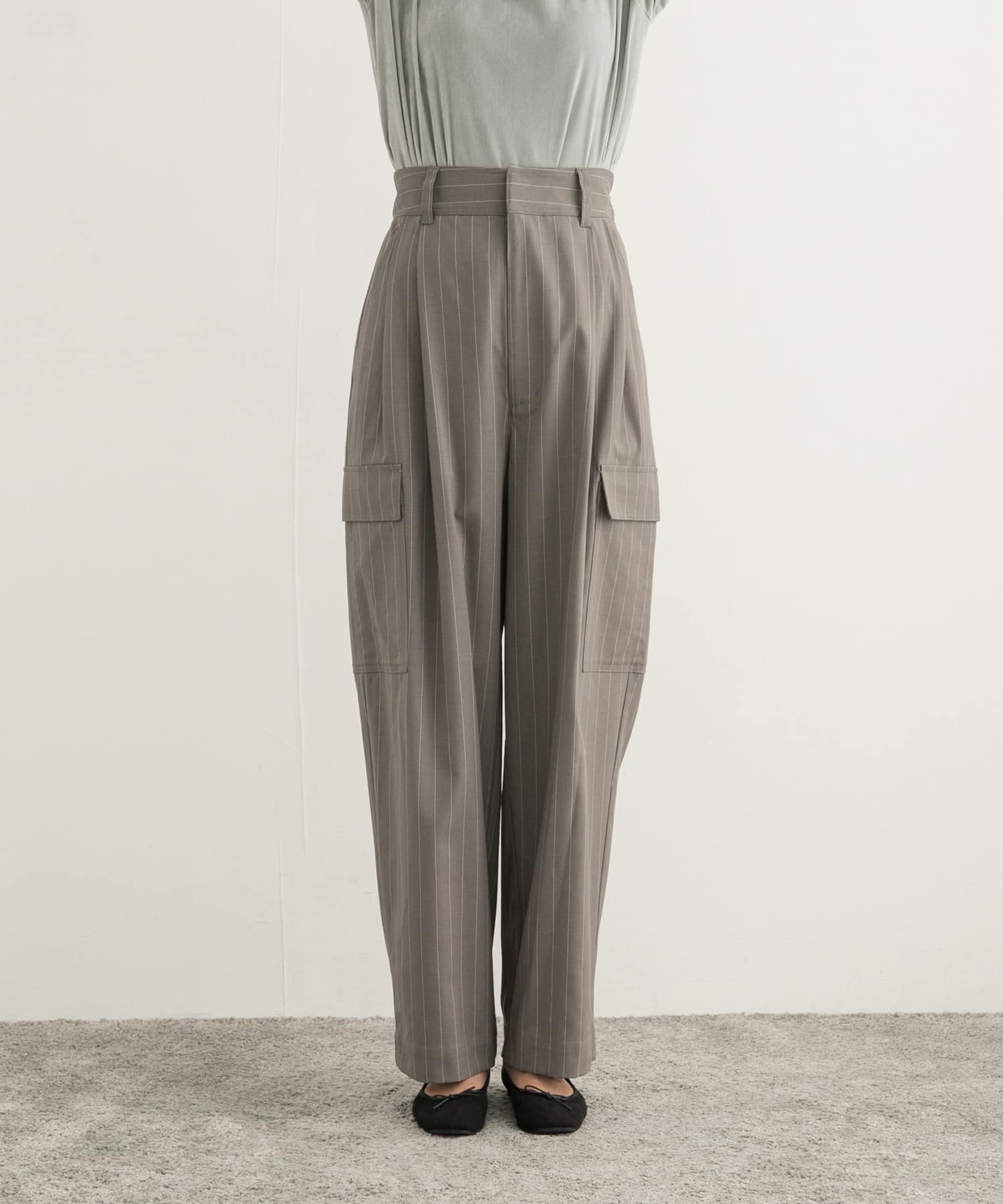 GRAY