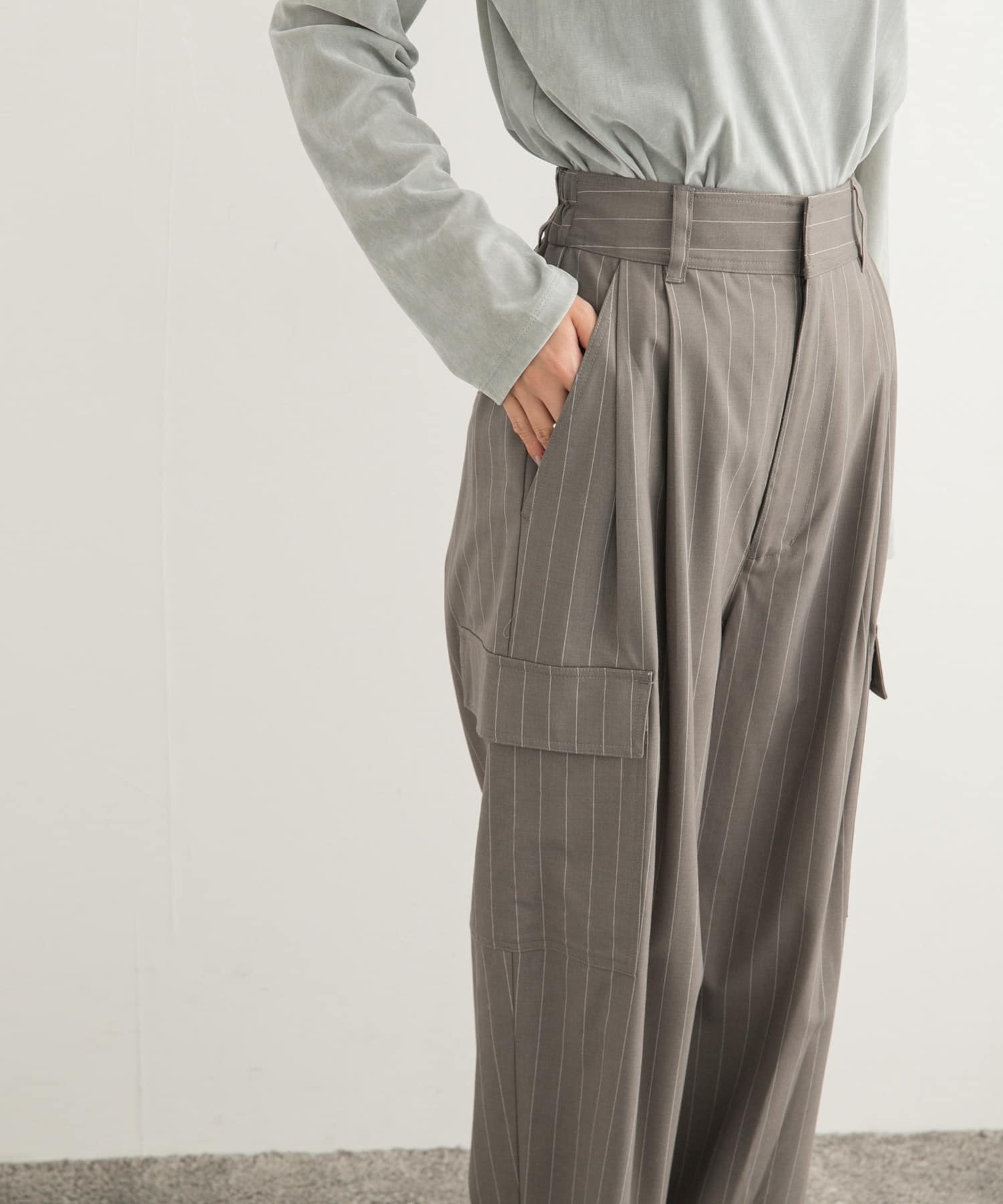 GRAY
