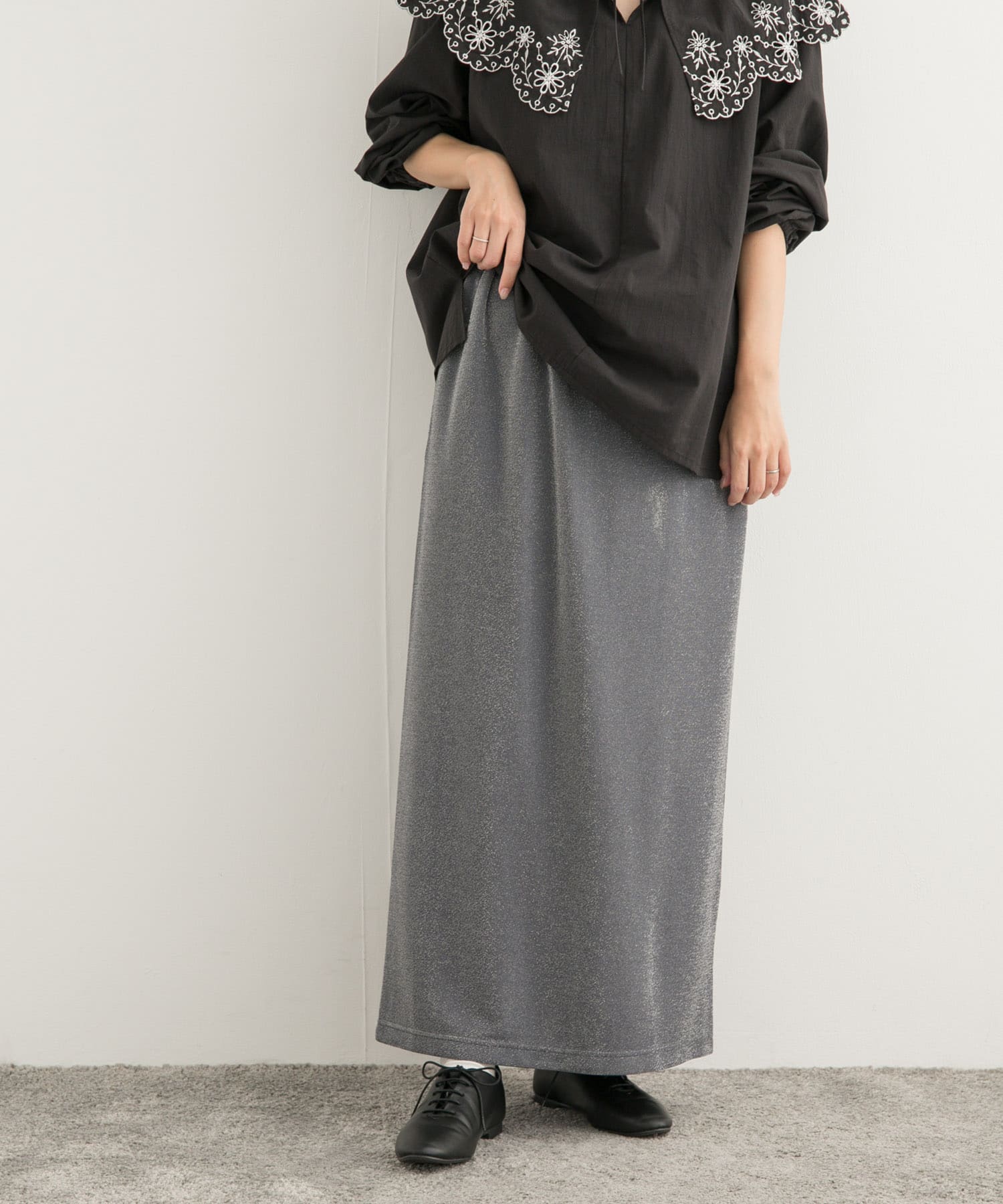 GRAY
