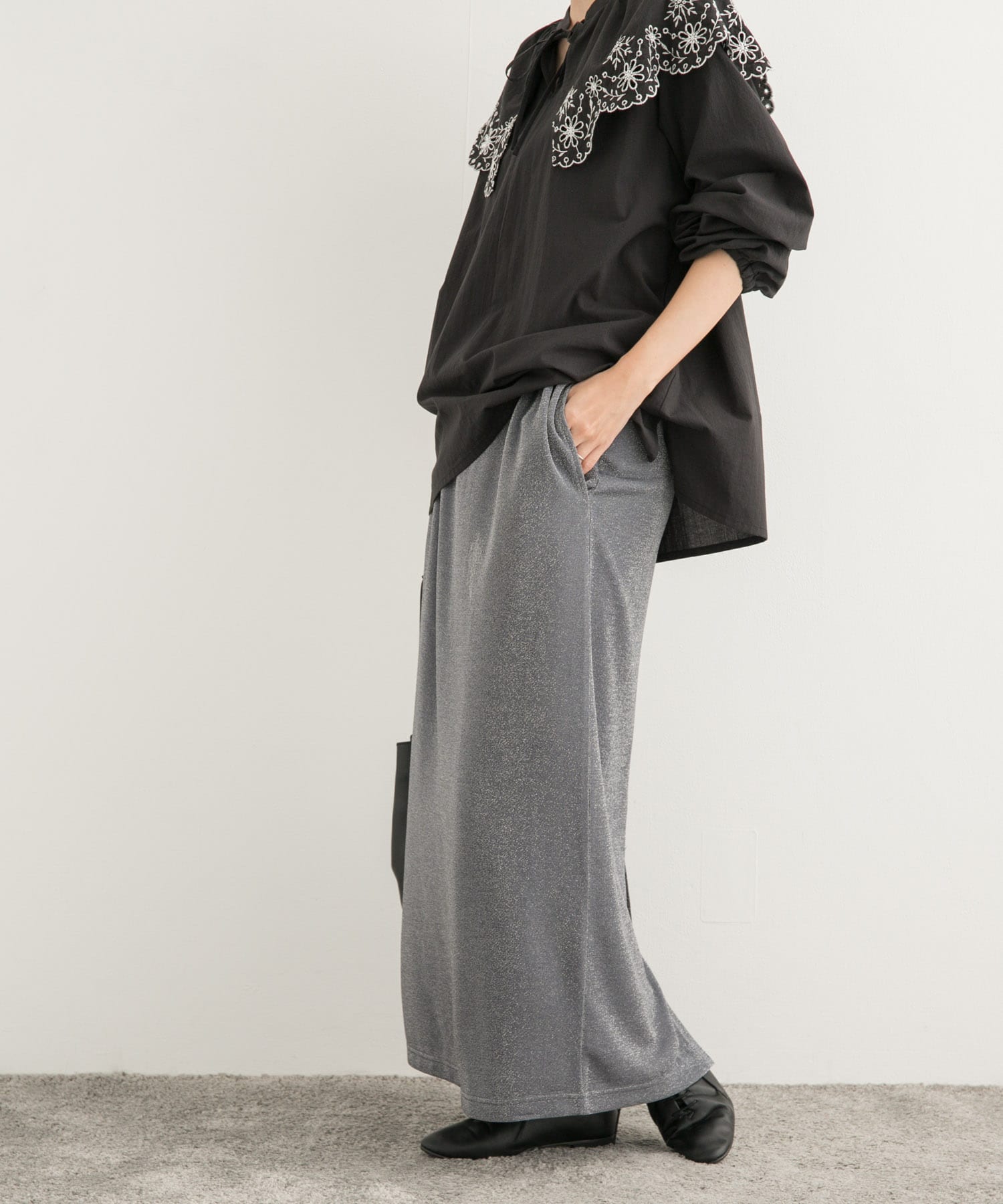 GRAY