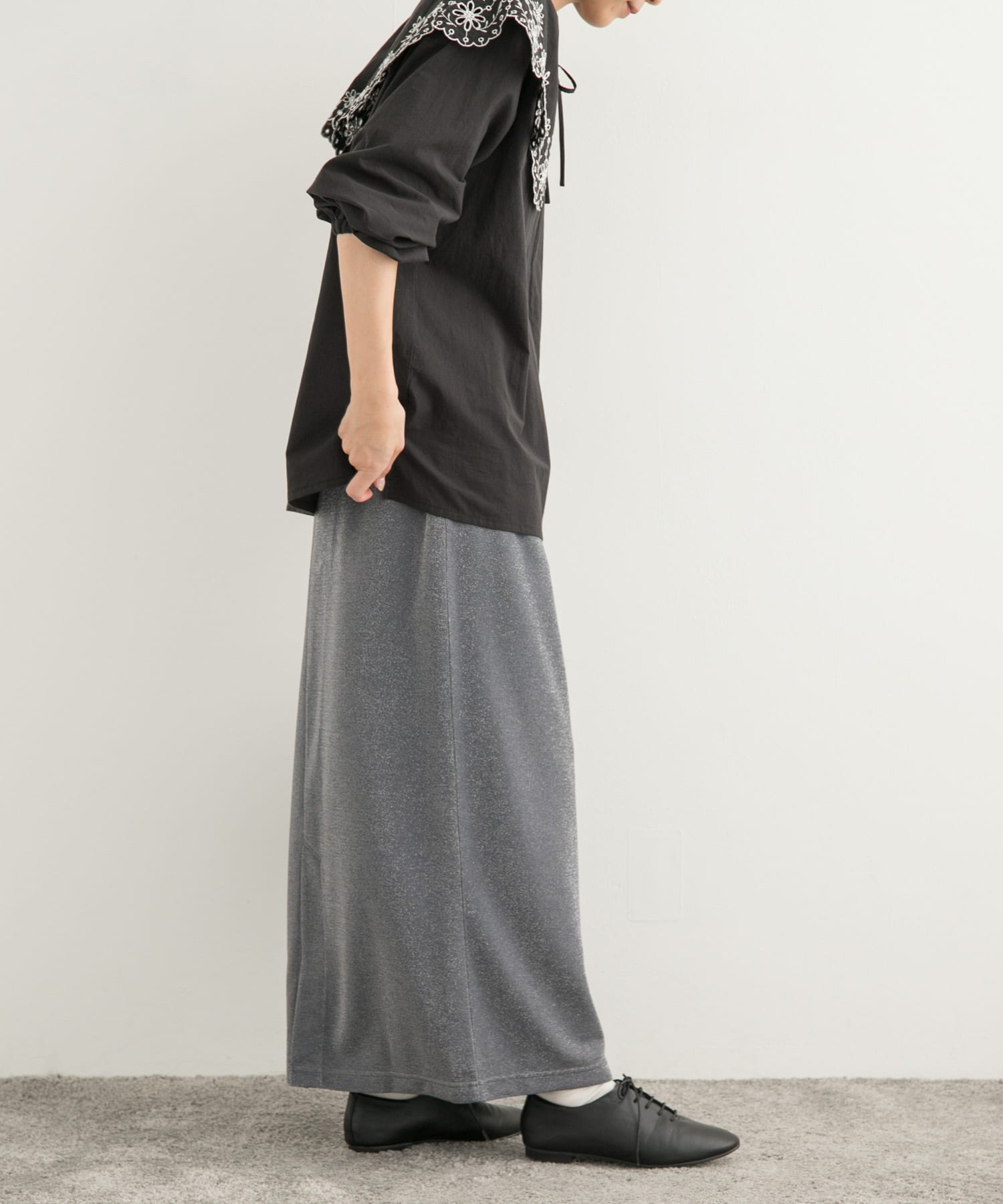 GRAY