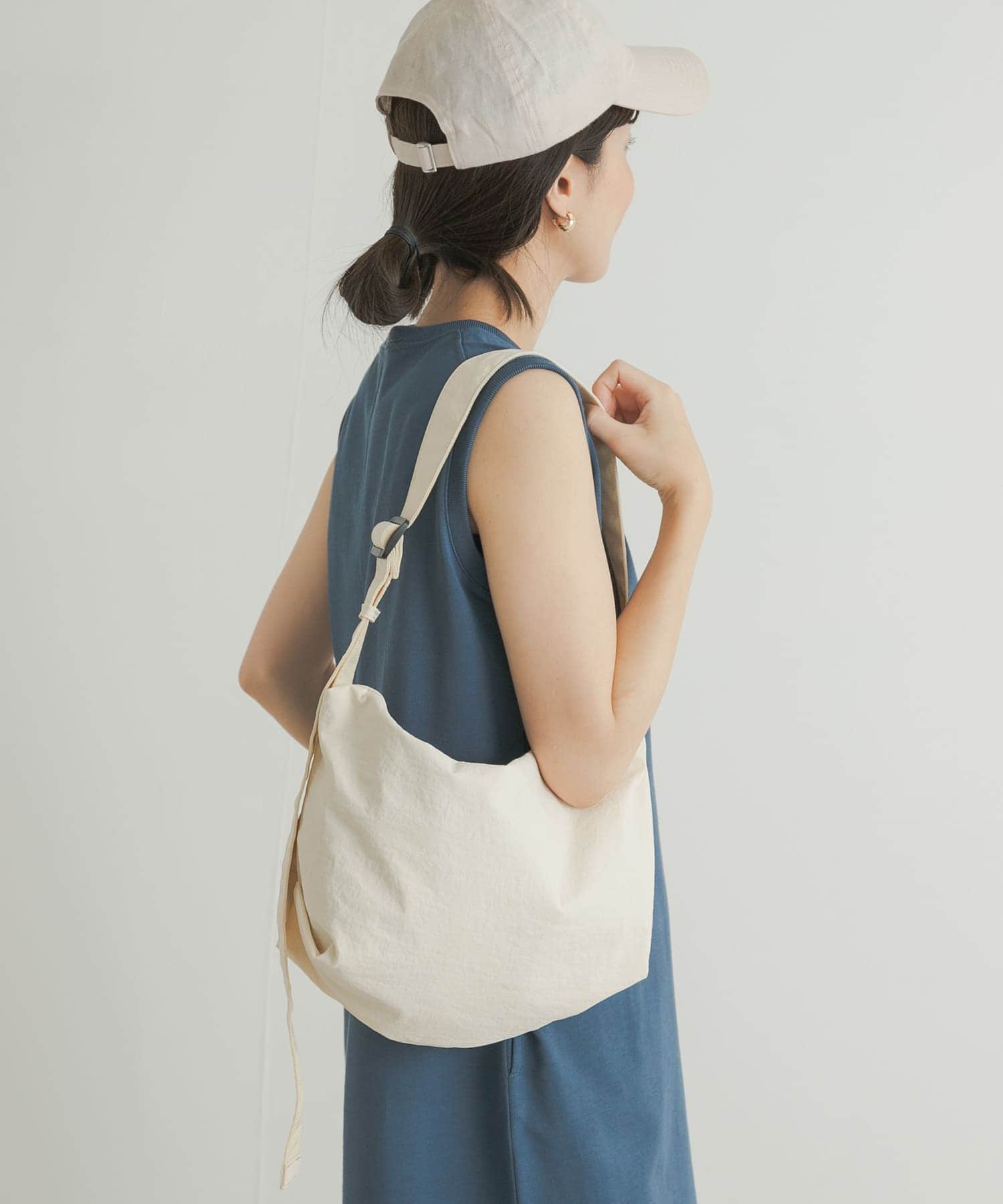 ウォッシャブルミニショルダーバッグ IVORY one