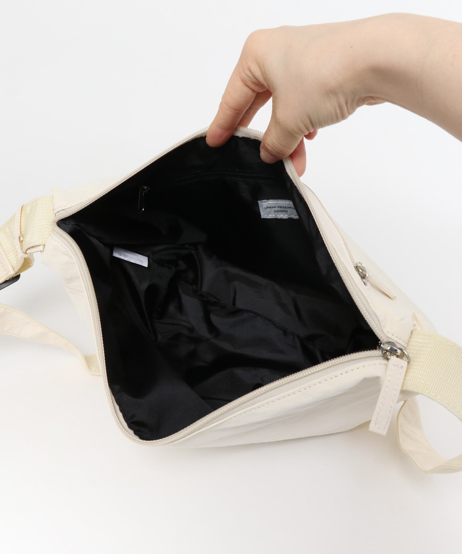 ウォッシャブルミニショルダーバッグ IVORY one