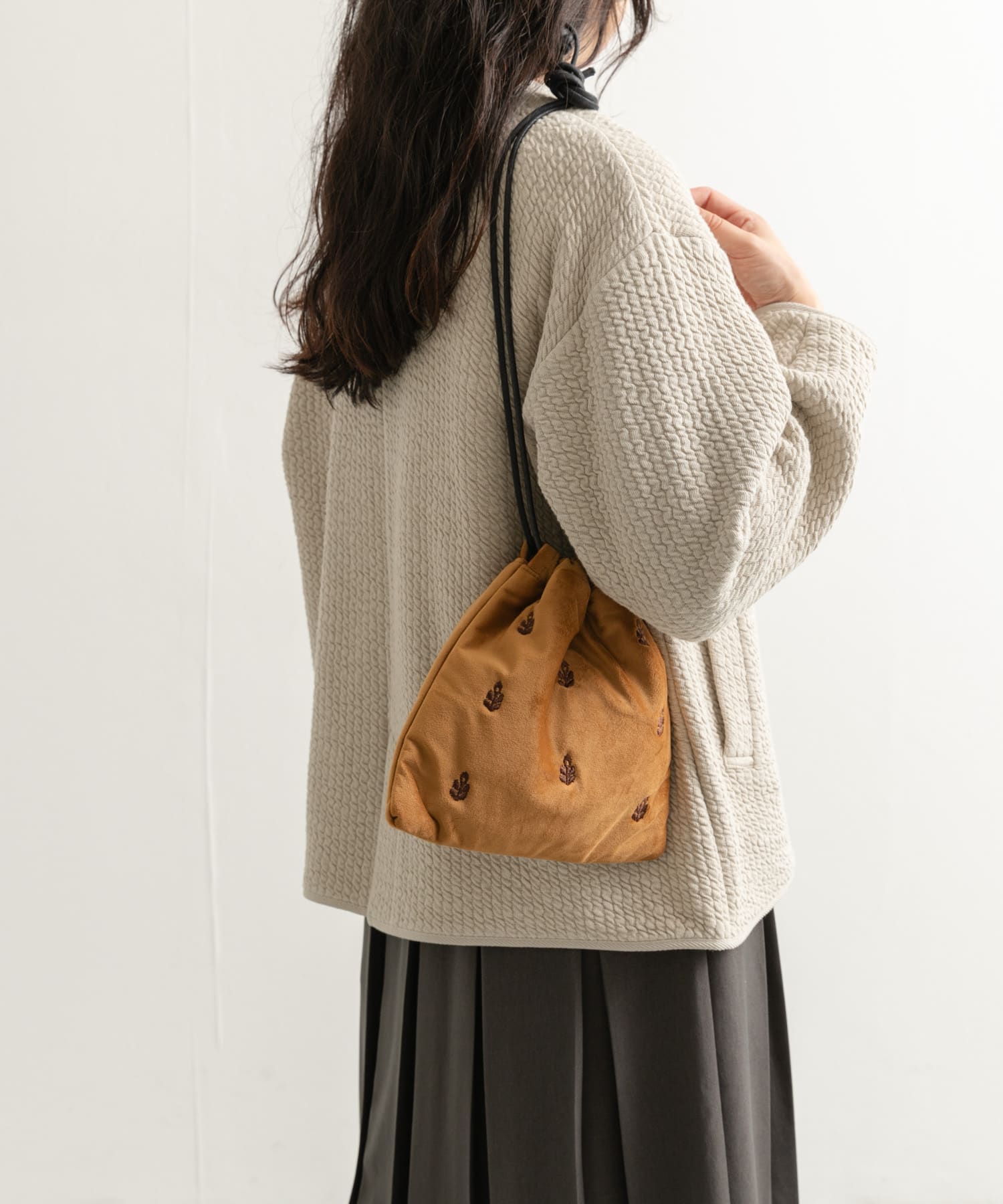 『別注』beej×DOORS　刺繍巾着バッグ BROWN one