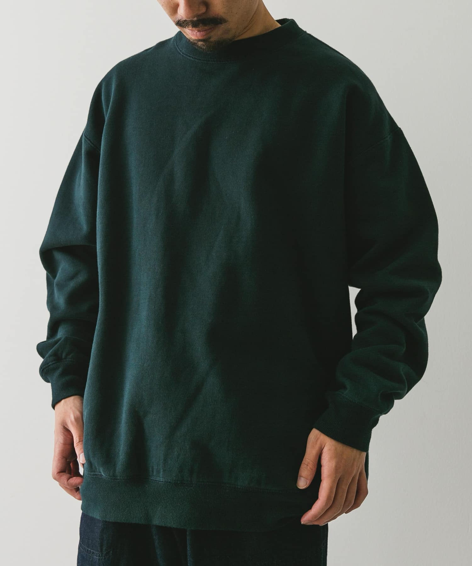 GREEN