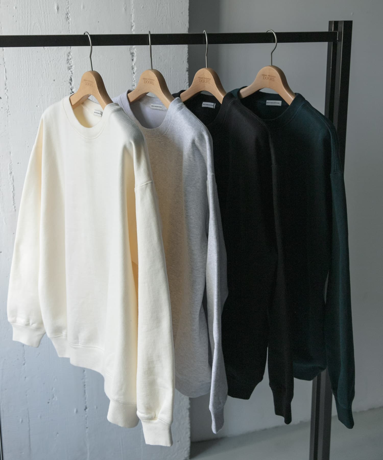 『XLサイズ/WEB限定』裏起毛クルーネックスウェット IVORY L