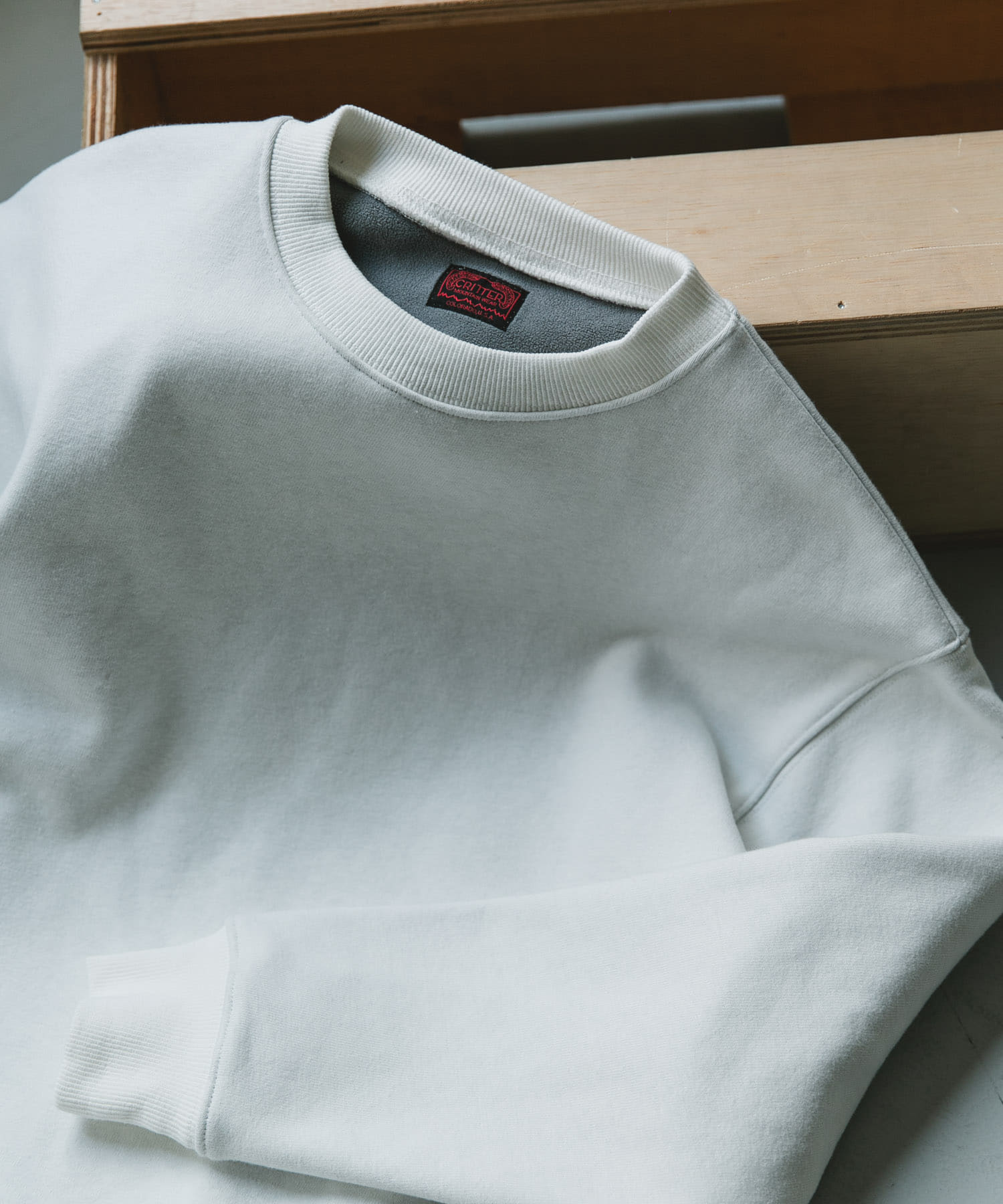 CRITTER　MOUNTAIN スウェット WHITE M