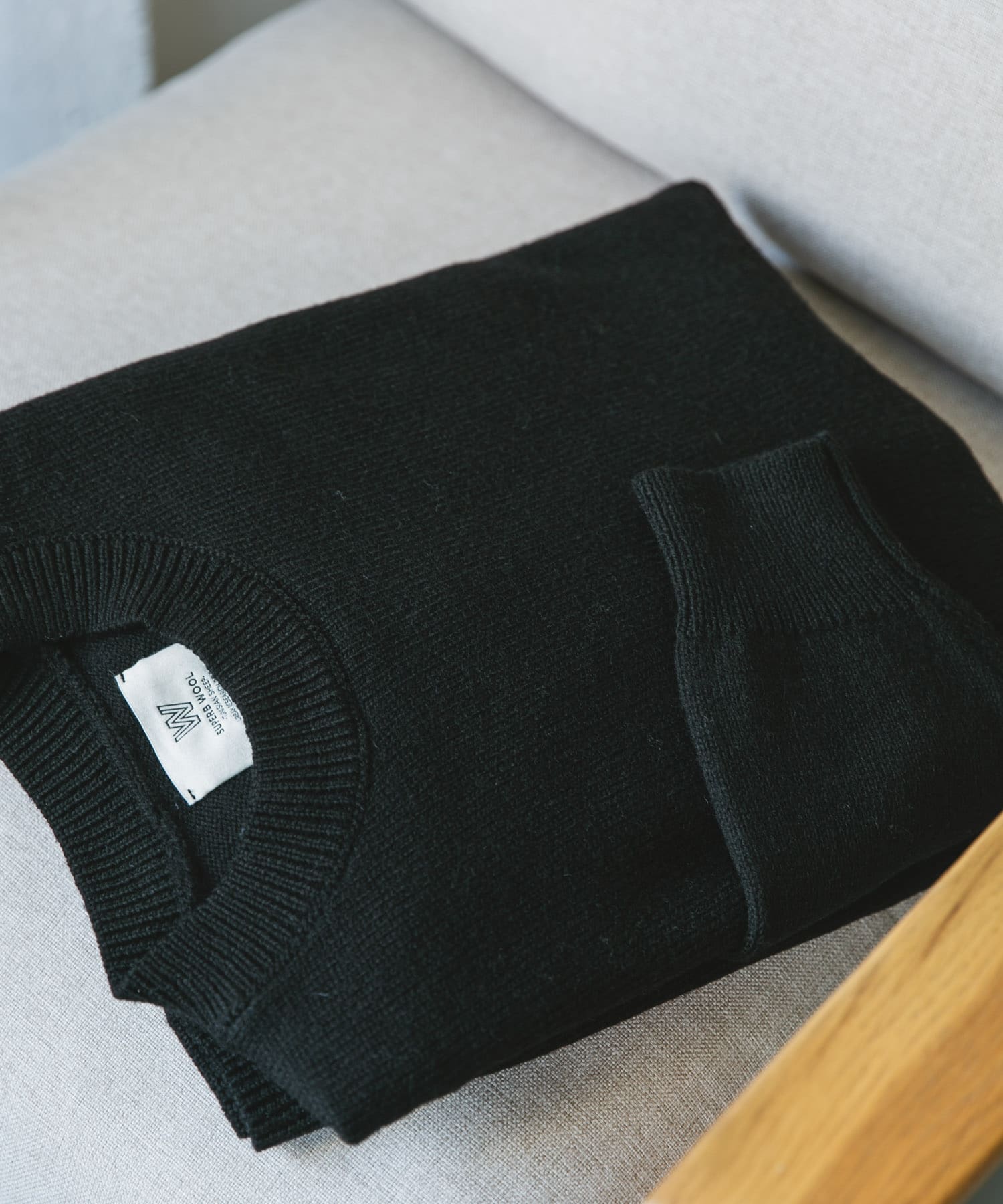 『XLサイズ/WEB限定』チュニジアウール クルーネック ニット BLACK M