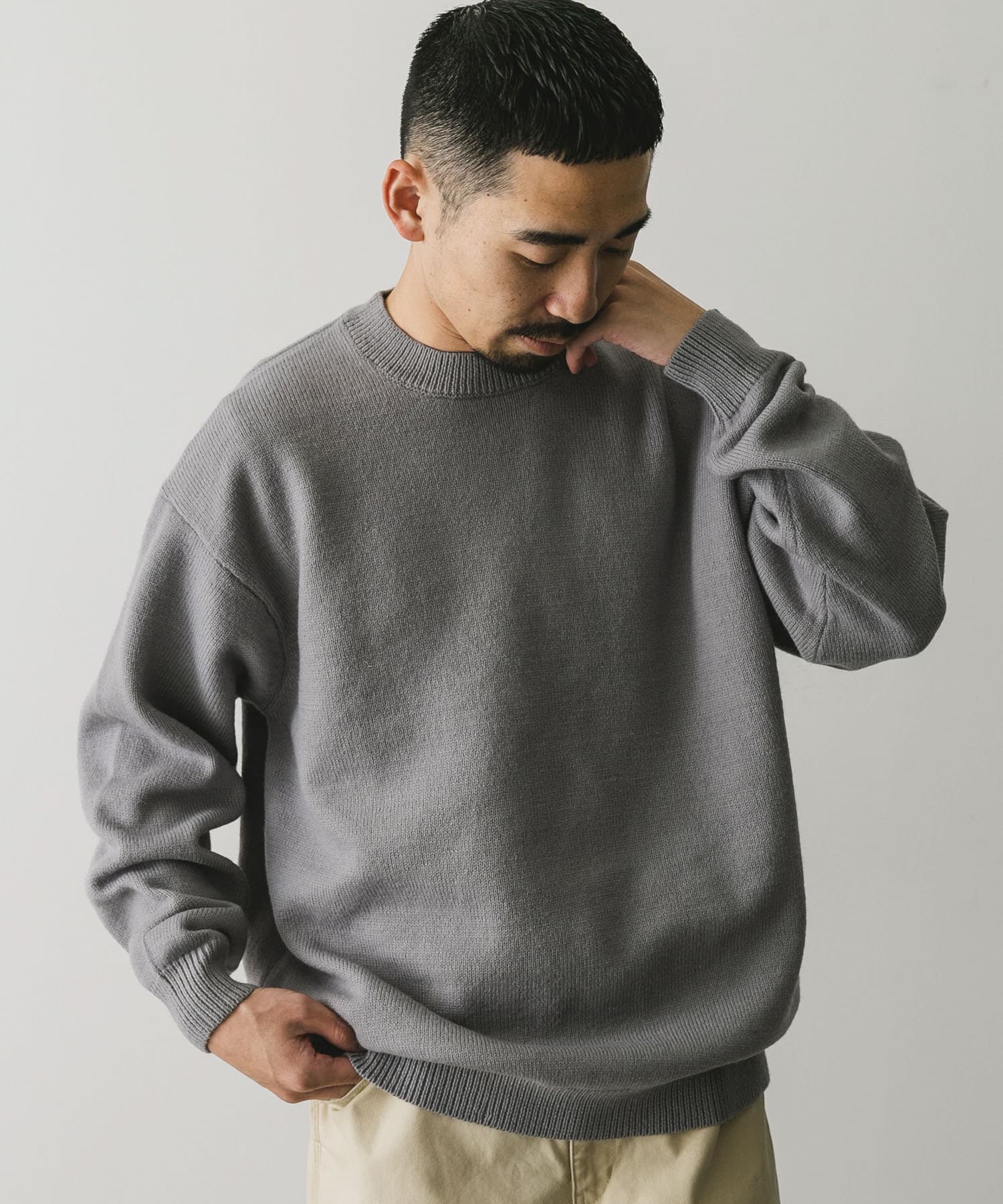 GRAY