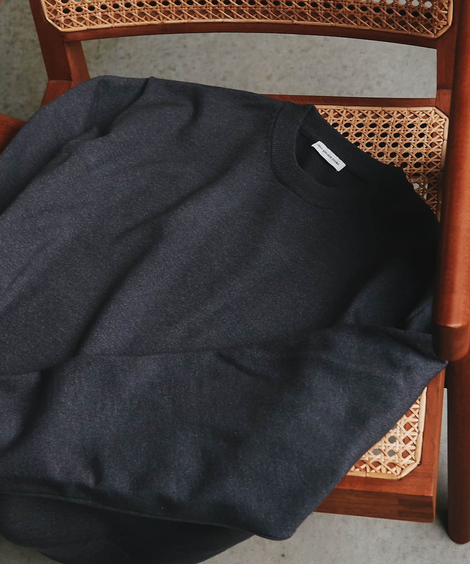『UR TECH 200日ニット』クルーネックプルオーバー 杢CHARCOAL L