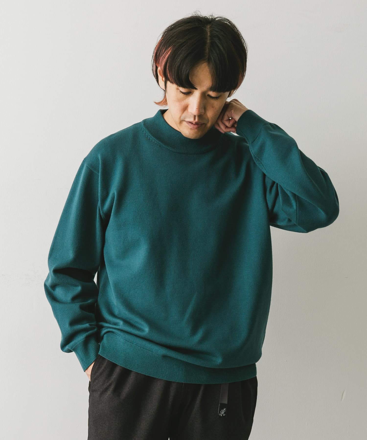GREEN