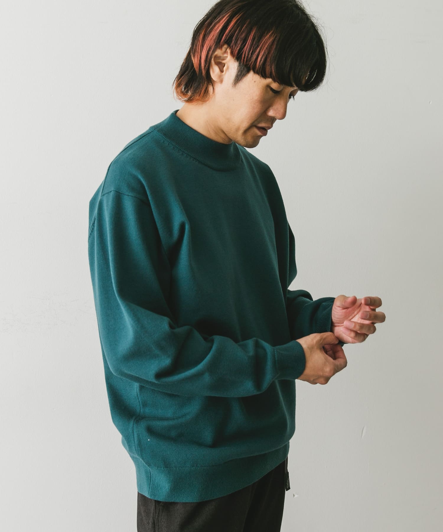 GREEN