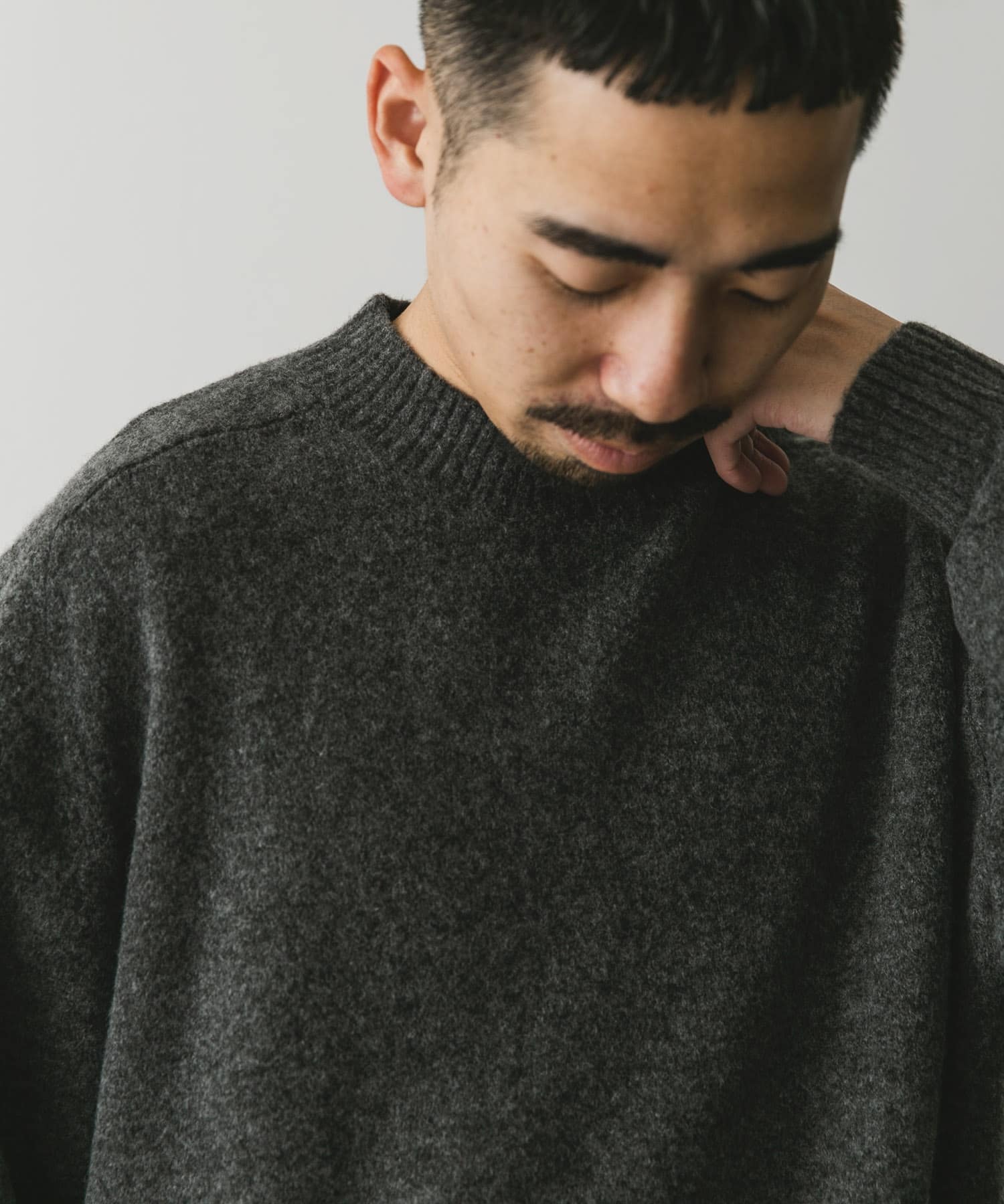 MID GRAY