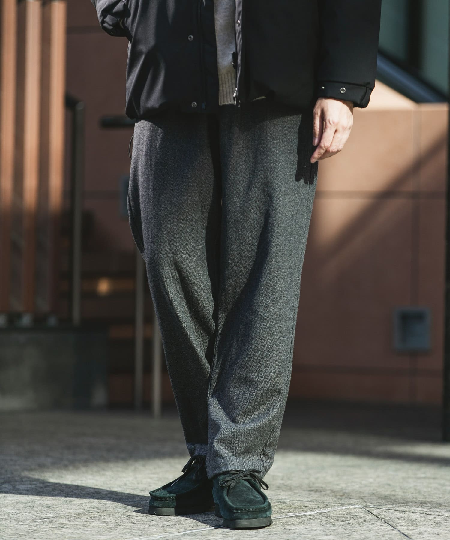 ウールブレンドヘリンボーンタックパンツ