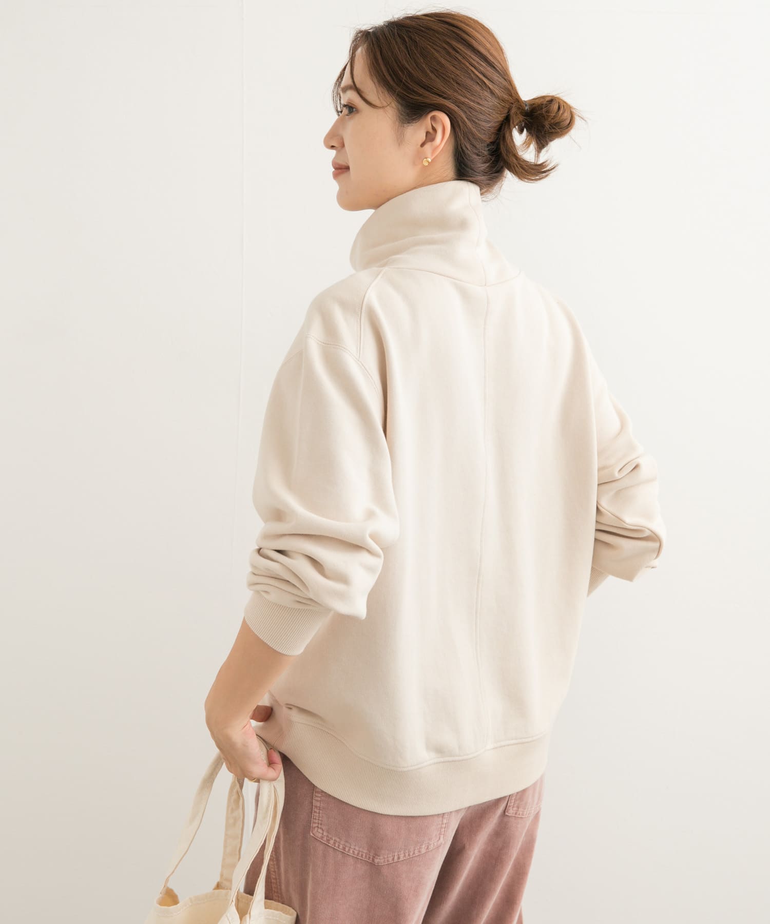 L.BEIGE