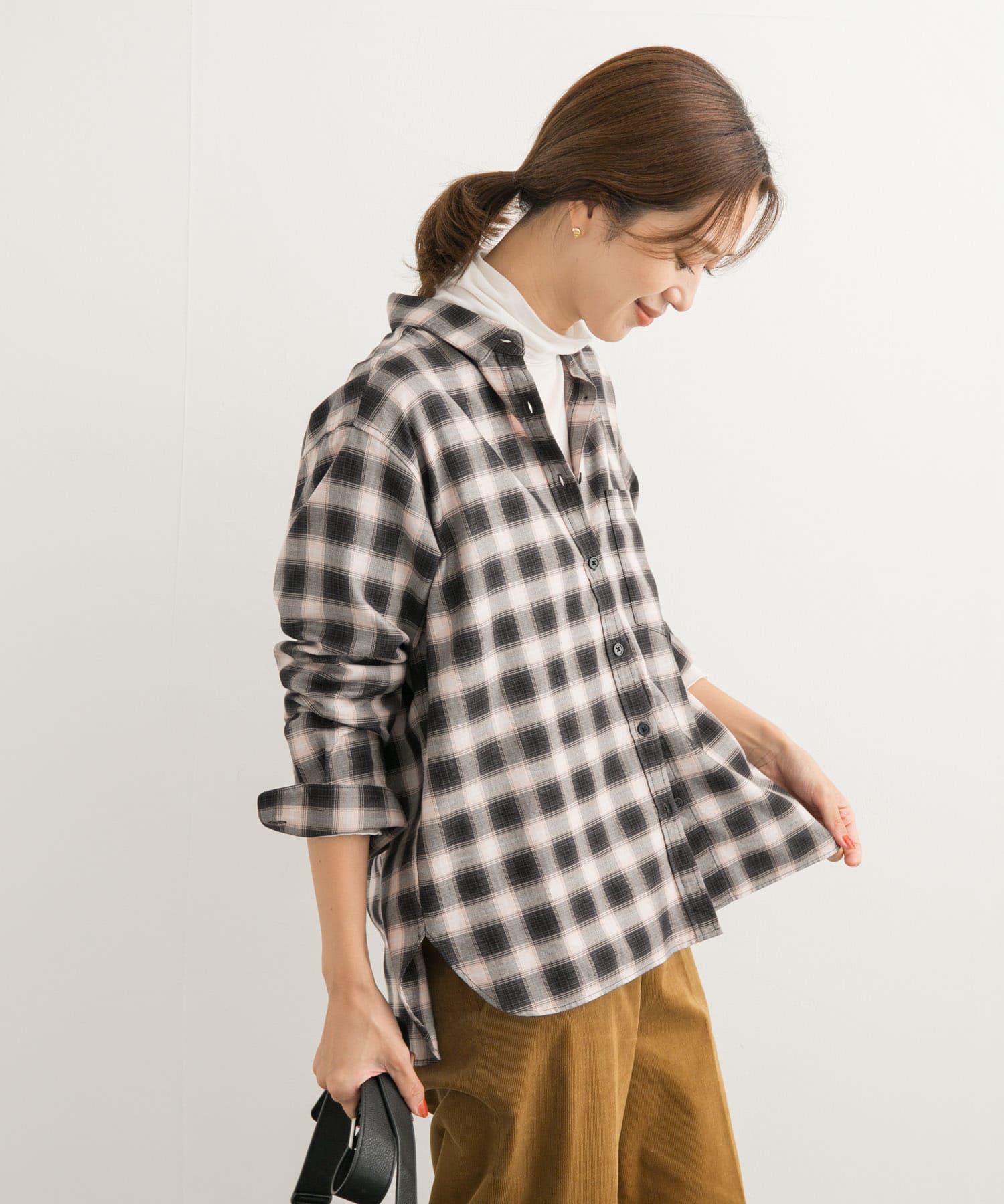 OFF WHITE