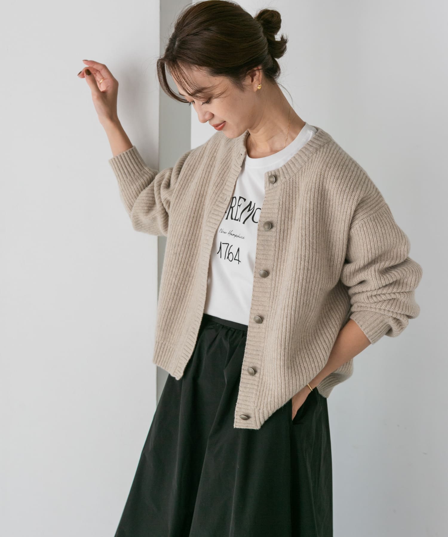 LIGHTBEIGE
