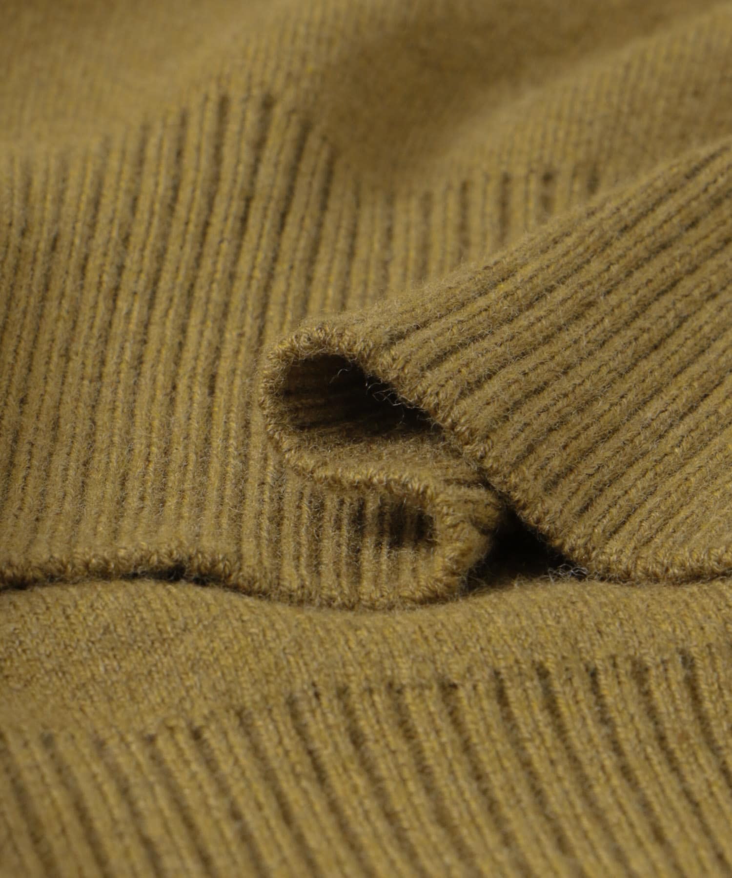 『蓄熱』ボトルネックKNITプルオーバー YELKHK M