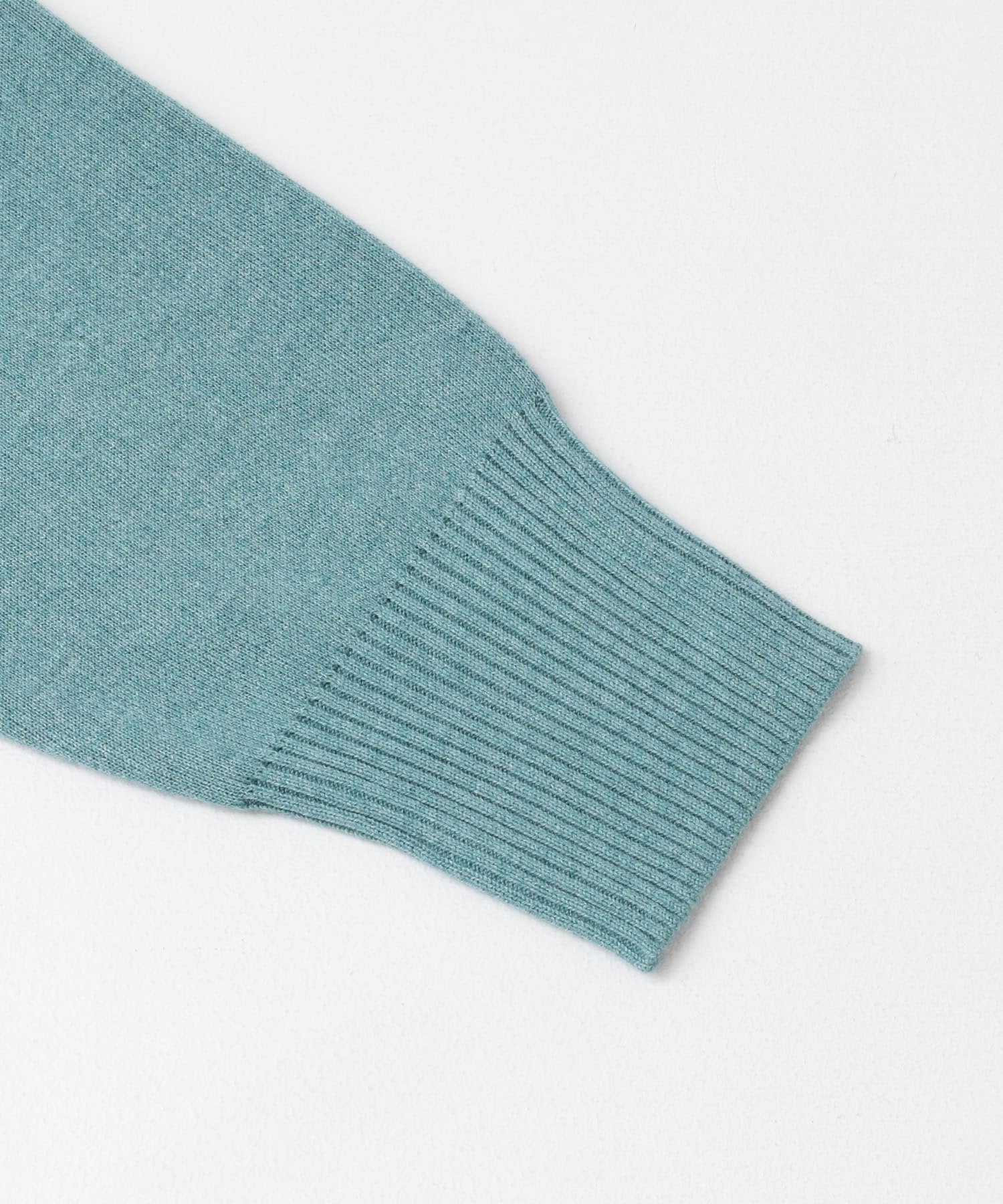 『蓄熱』ボトルネックKNITプルオーバー BLUE M