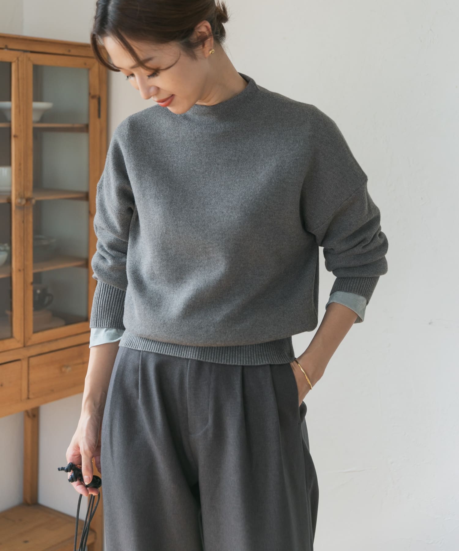 TOP GRAY