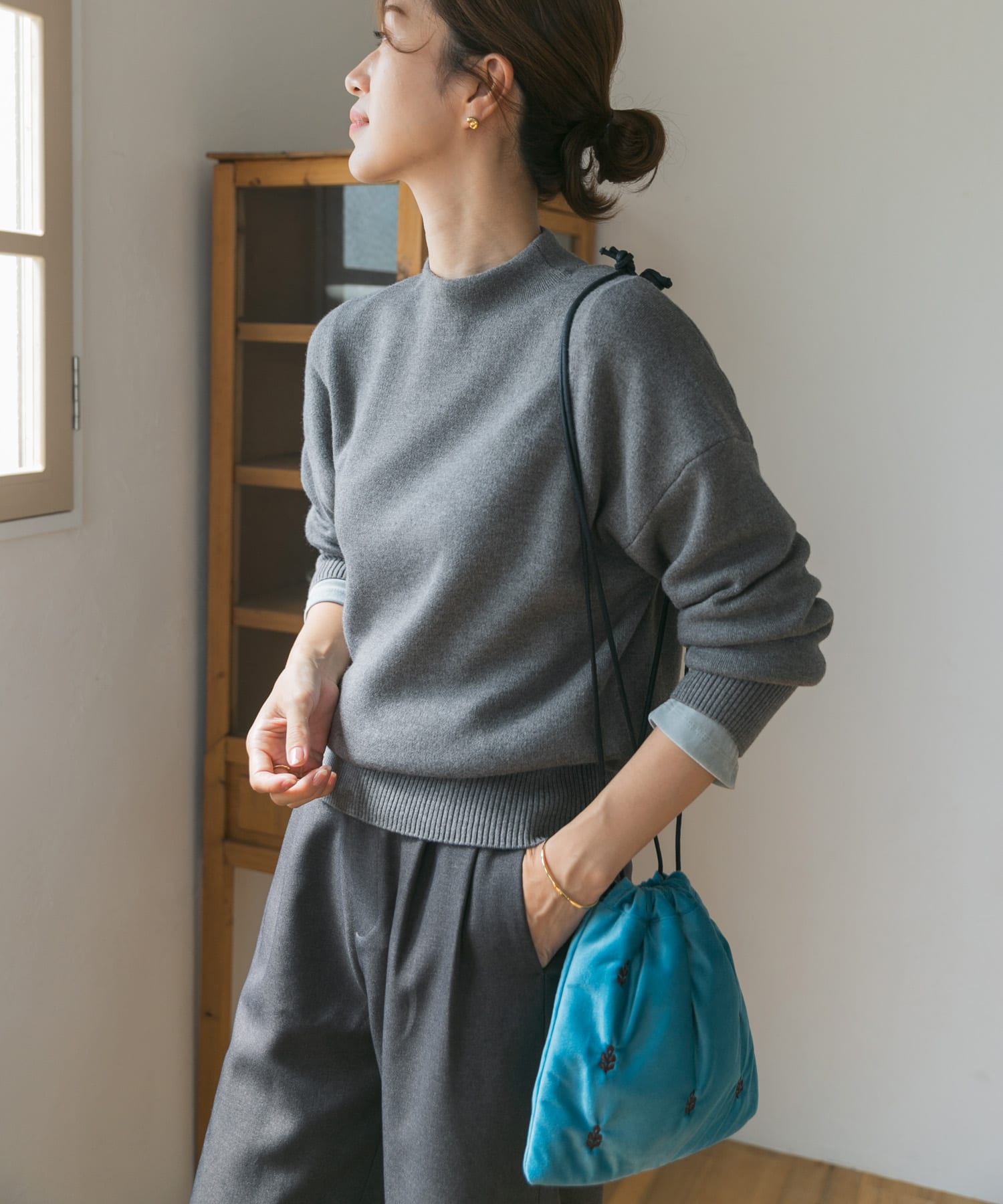 TOP GRAY