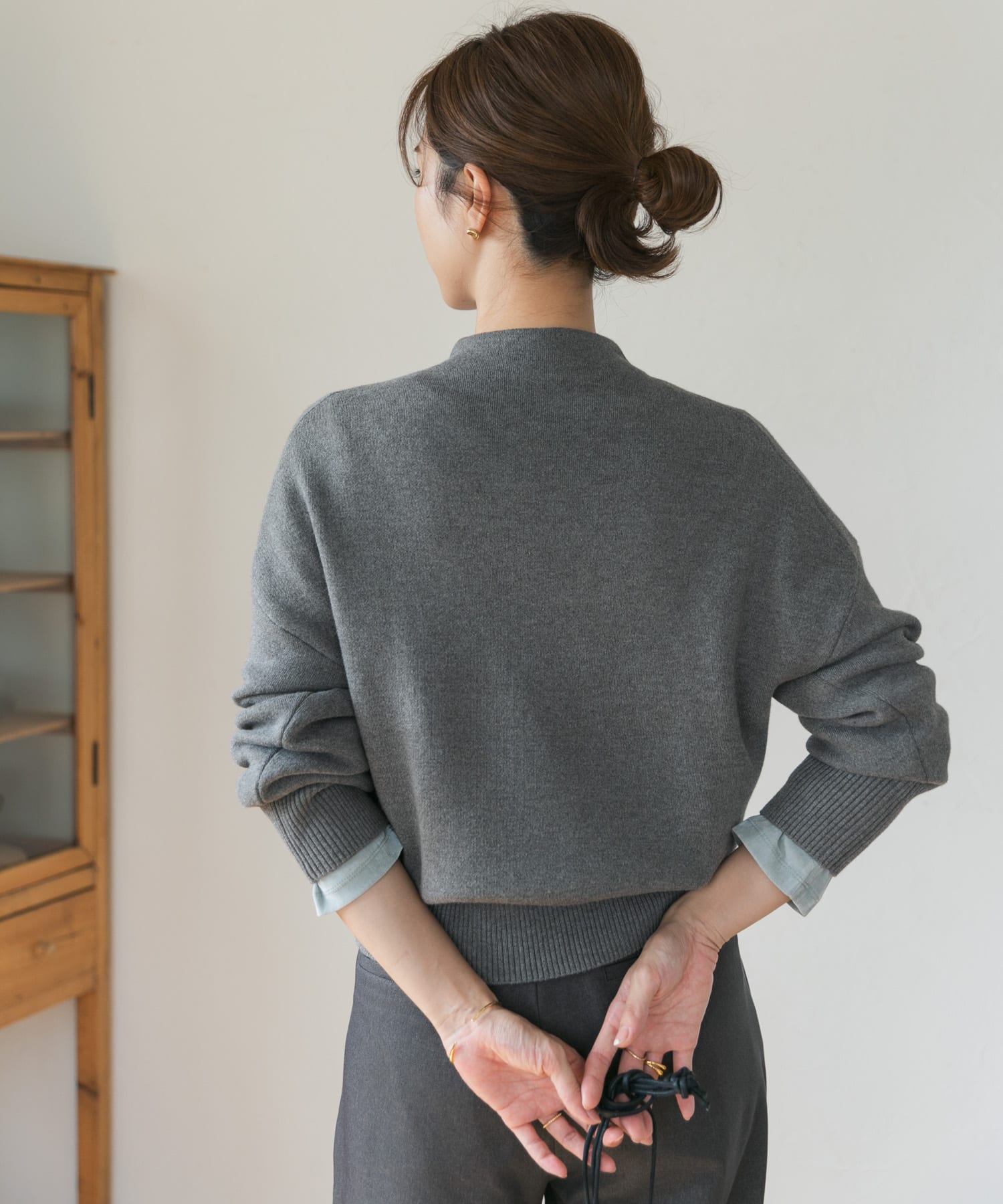 TOP GRAY