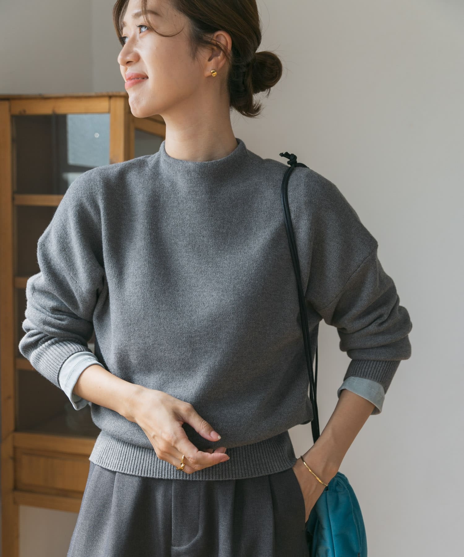 TOP GRAY