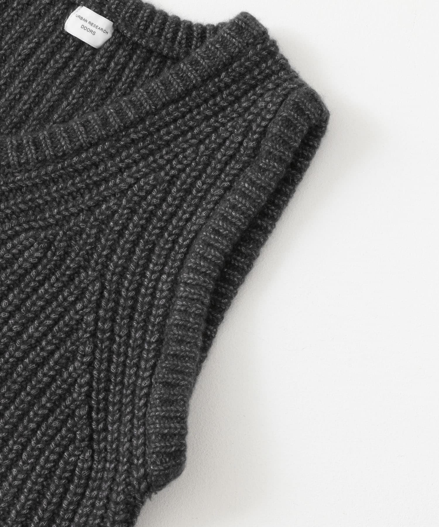 リリヤーンVネックニットベスト CHARCOAL M