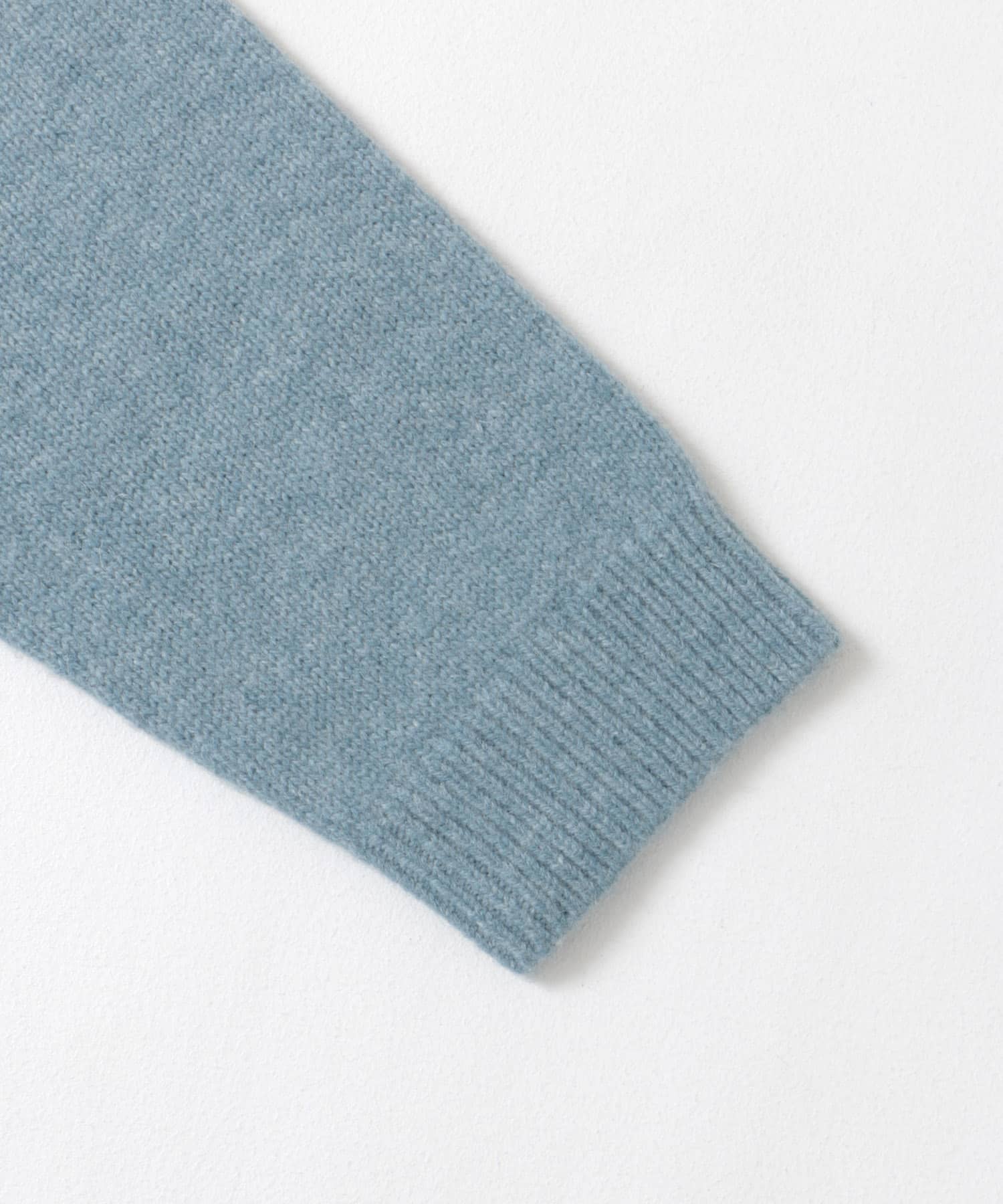 ショート丈ウールニット BLUE M