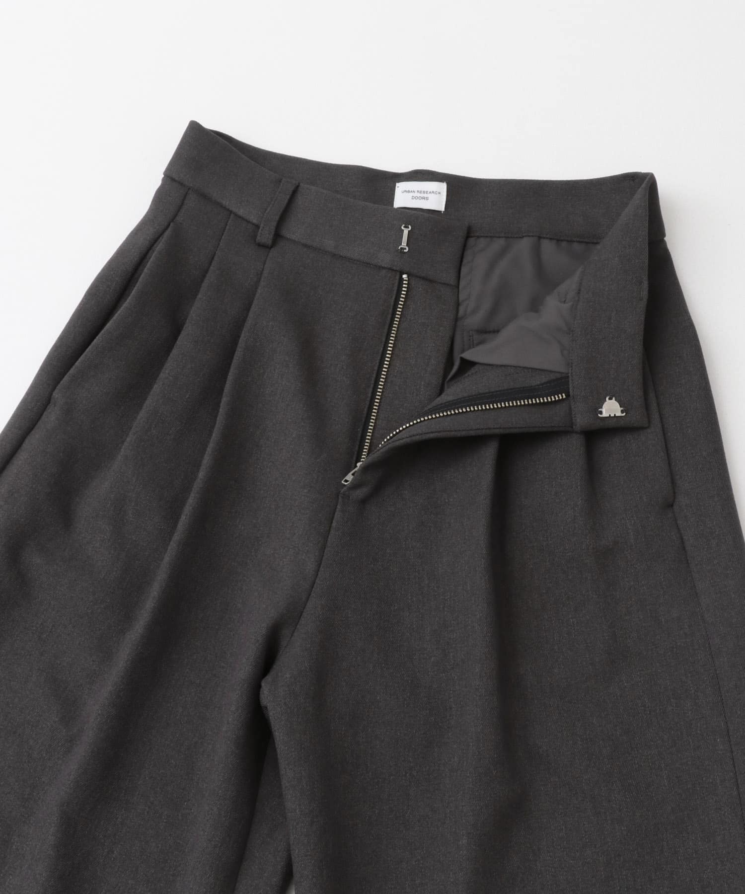 『UR TECH SMOOTHLUXE』ワイドトラウザー CHARCOAL S