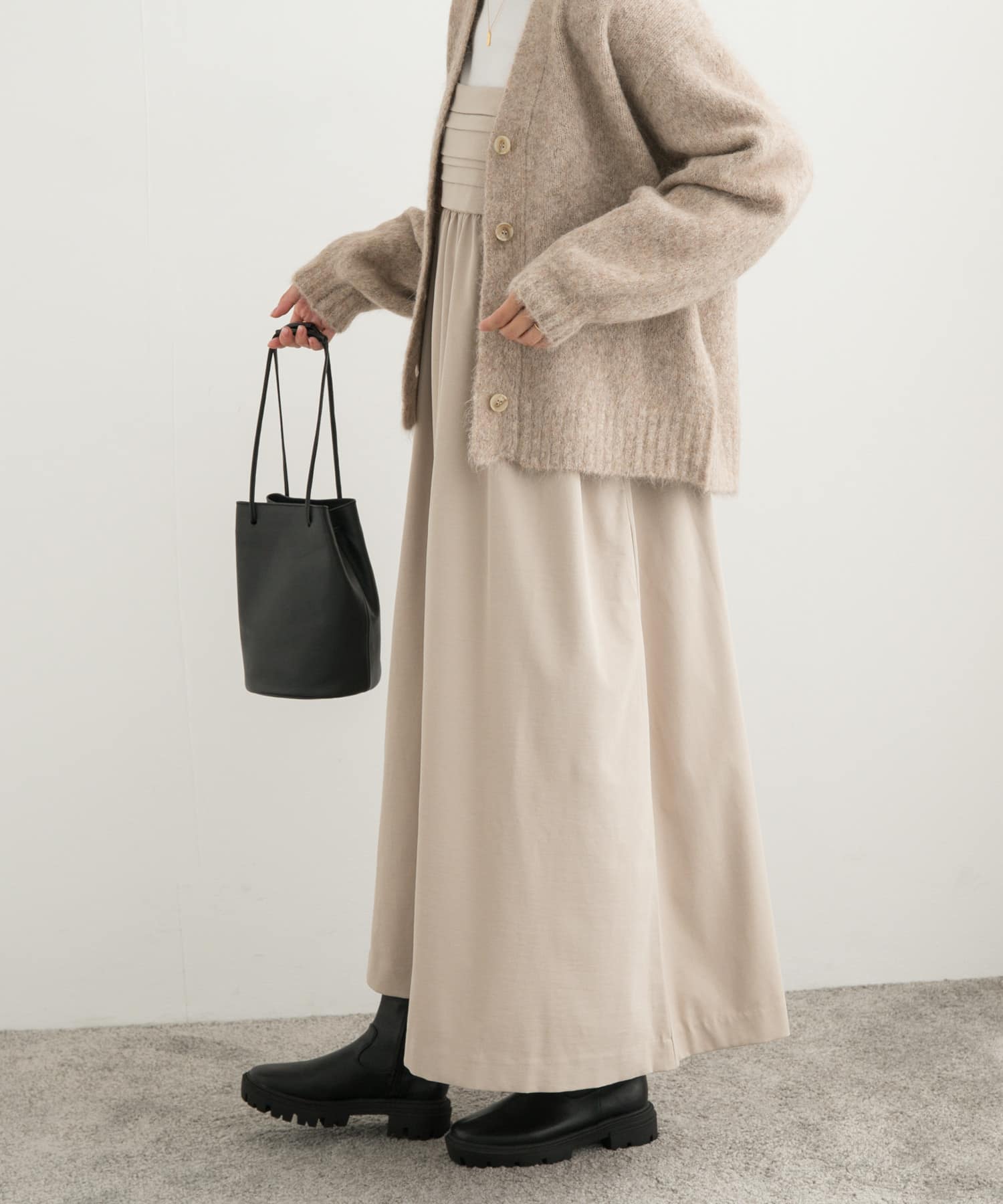 L.BEIGE