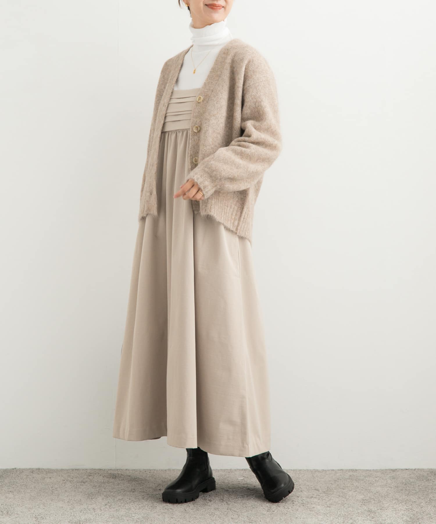 L.BEIGE