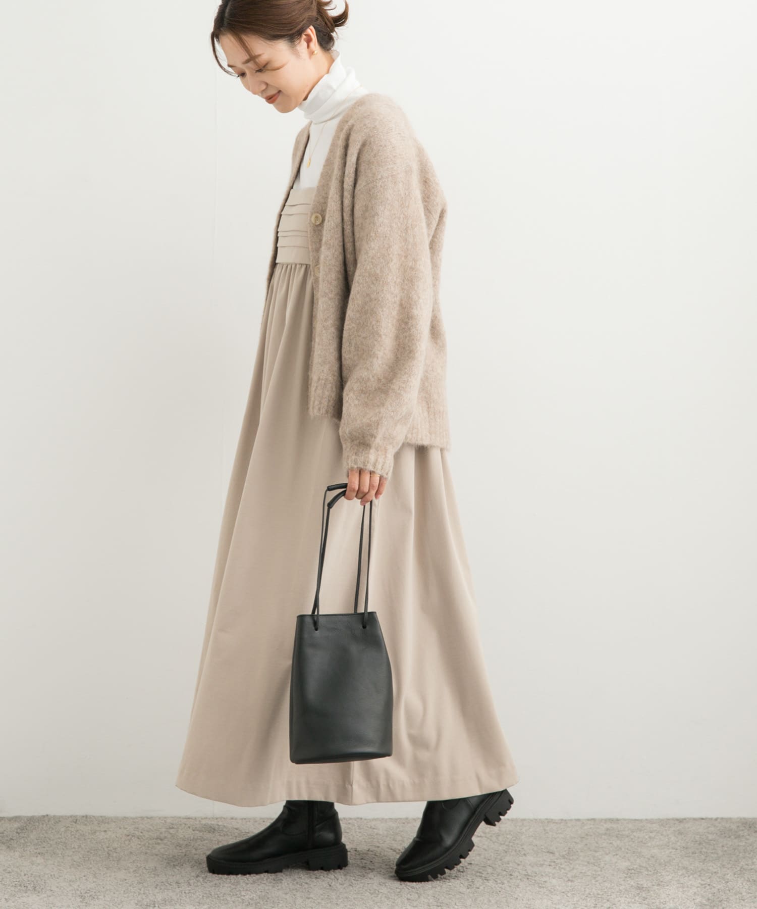 L.BEIGE