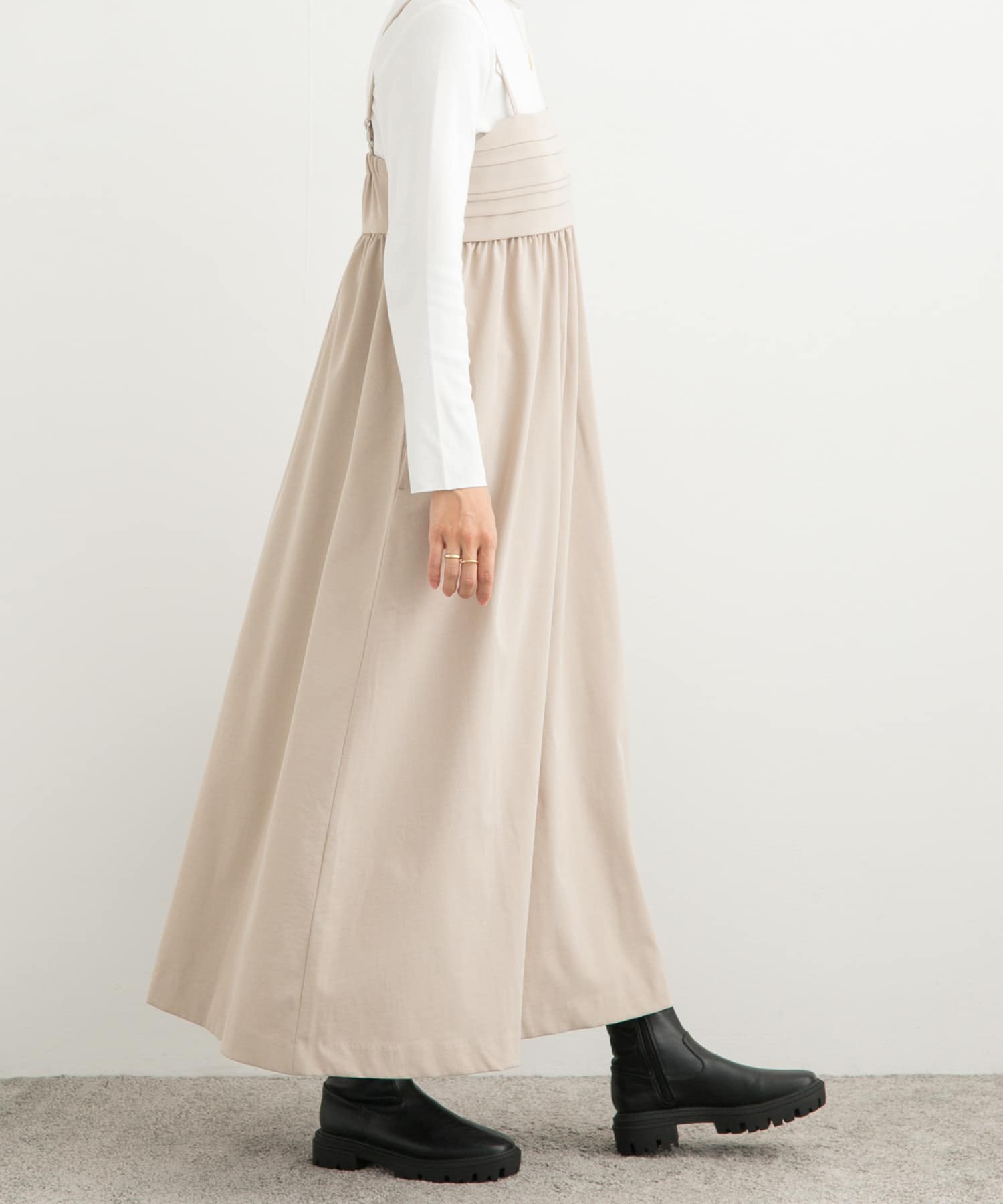 L.BEIGE